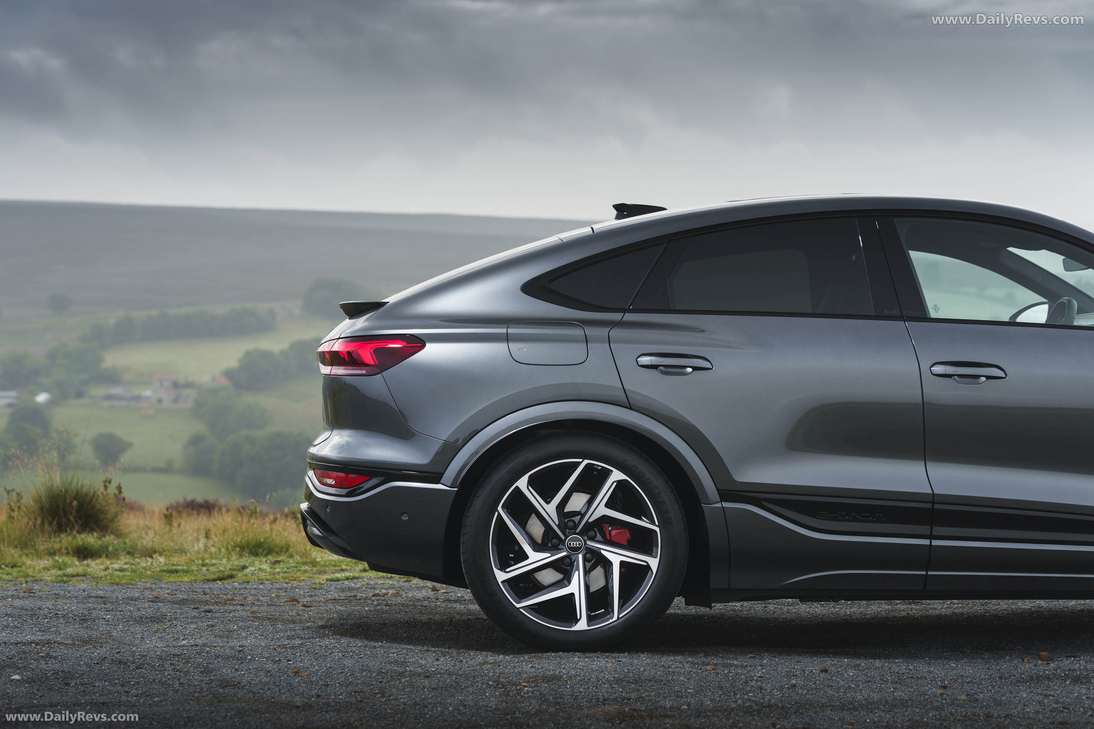 2025 Audi SQ6 Sportback e-tron AU516 UK Version Exterior