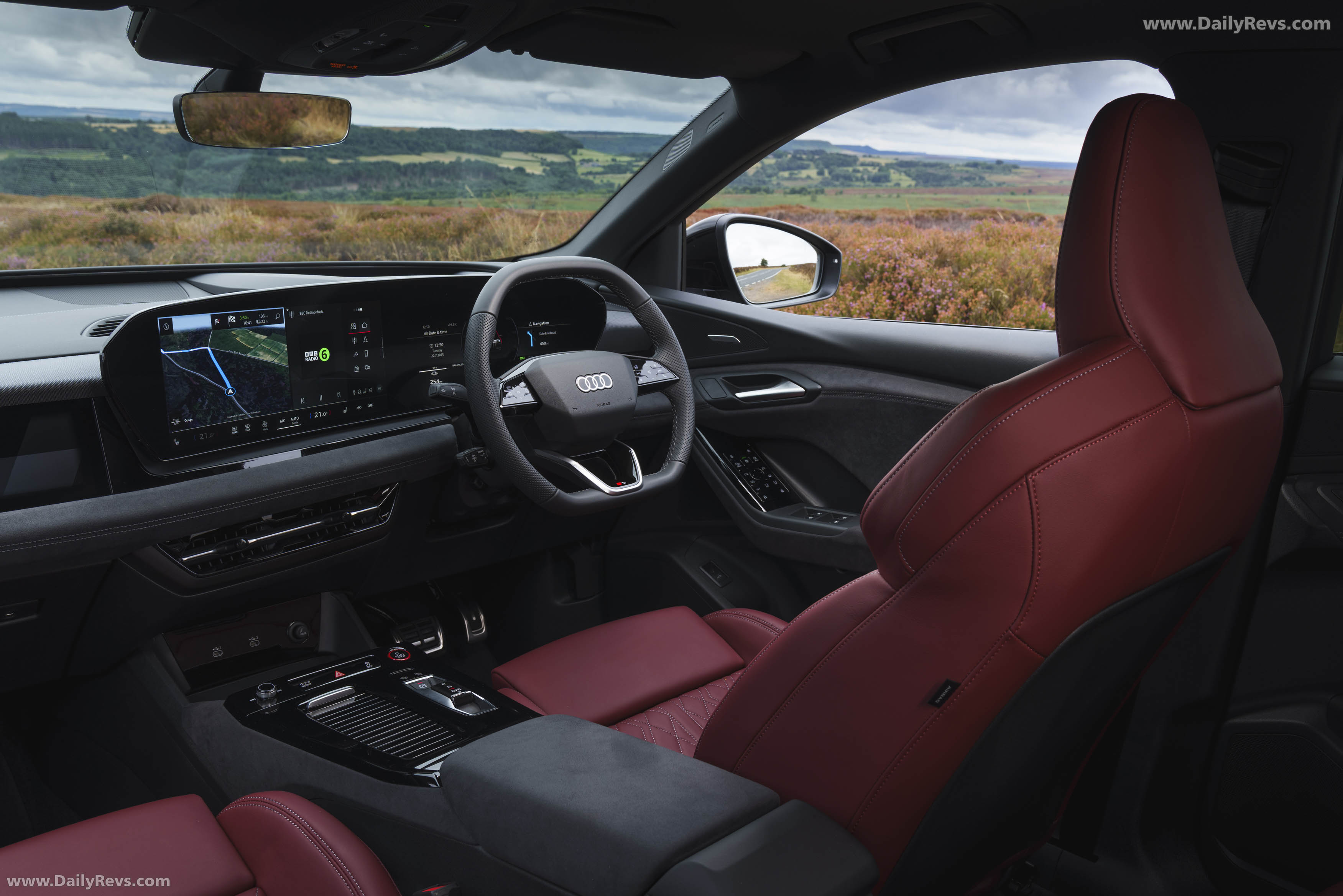 2025 Audi SQ6 Sportback e-tron AU516 UK Version Interior