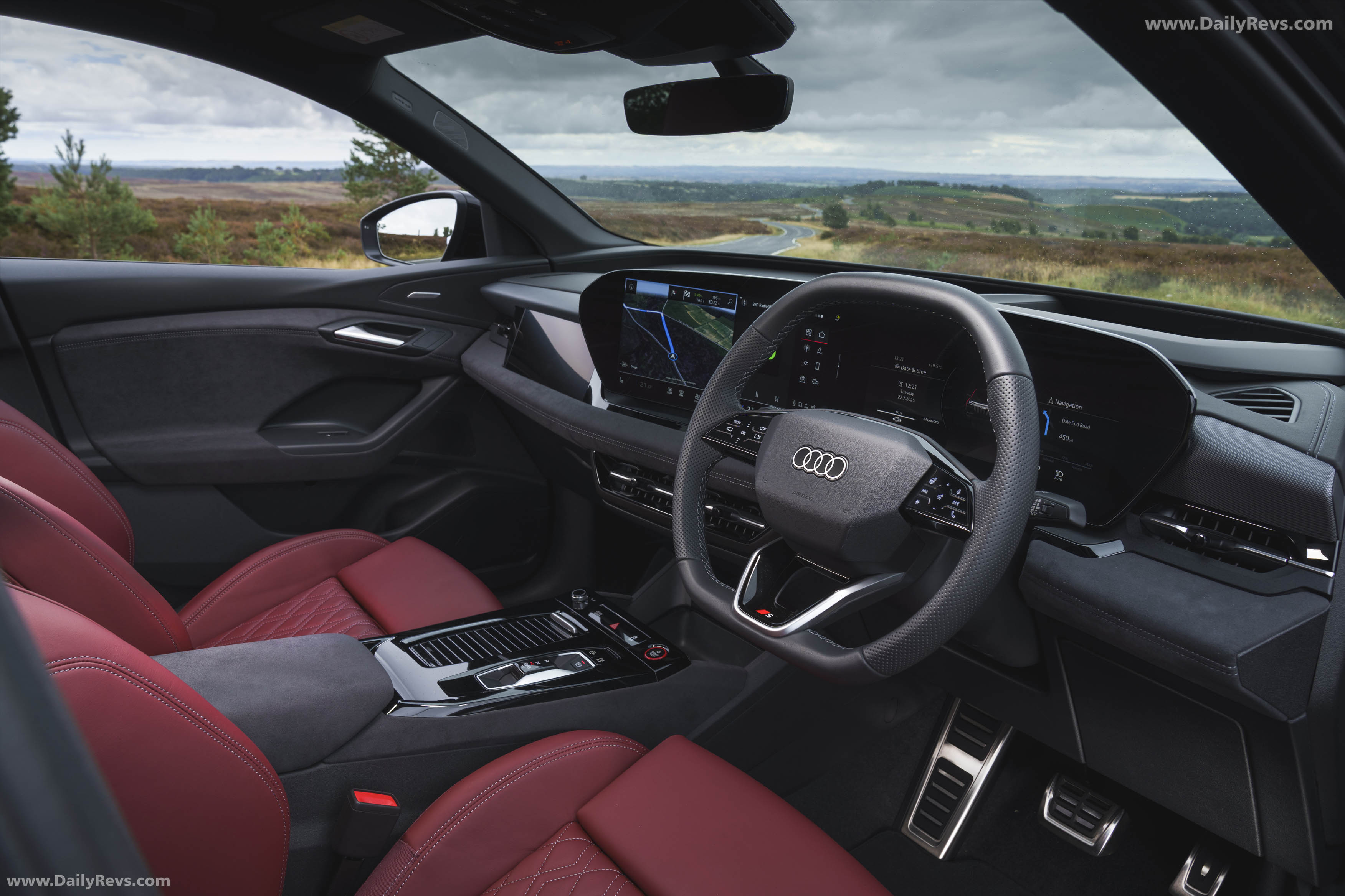 2025 Audi SQ6 Sportback e-tron AU516 UK Version Interior
