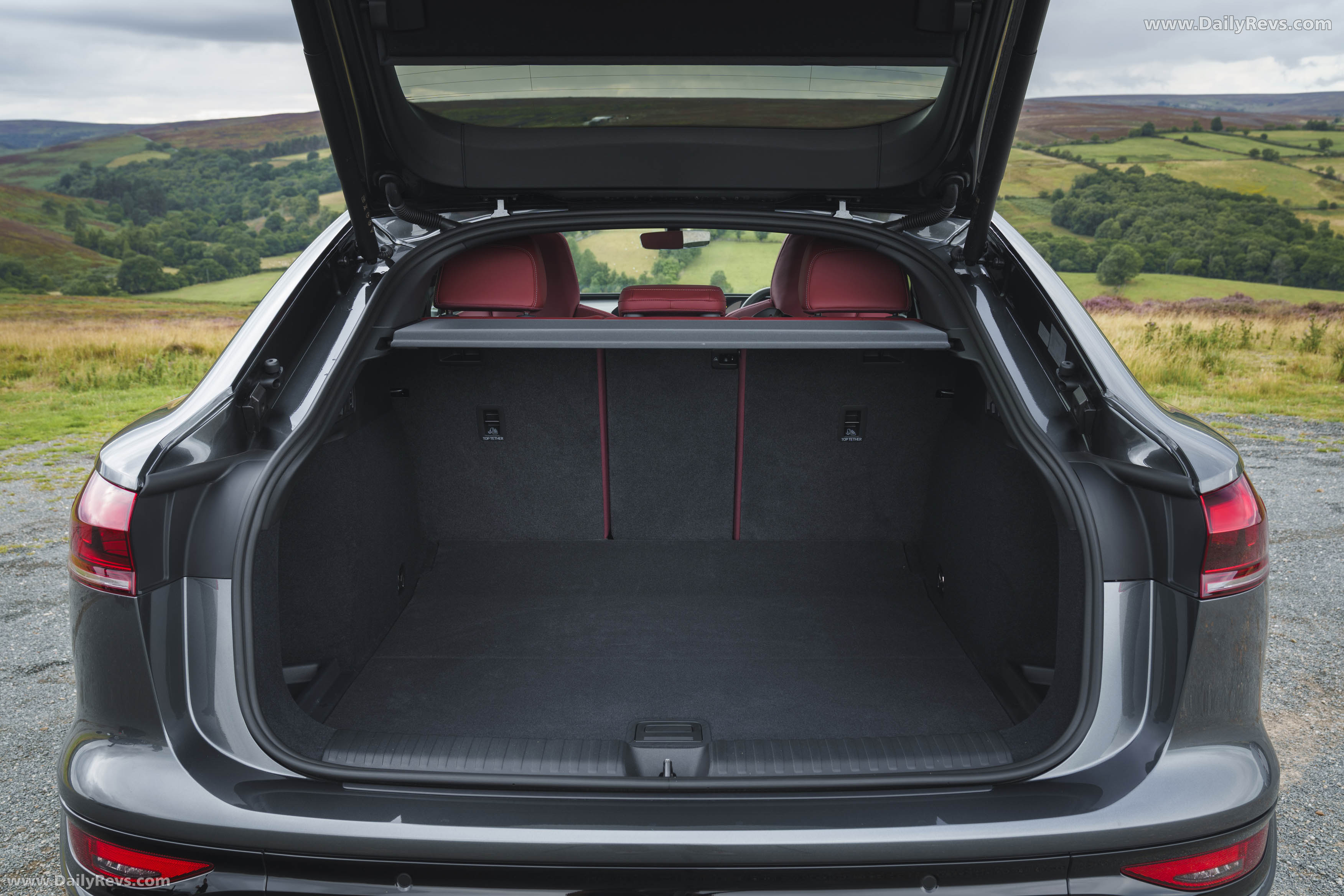 2025 Audi SQ6 Sportback e-tron AU516 UK Version Interior