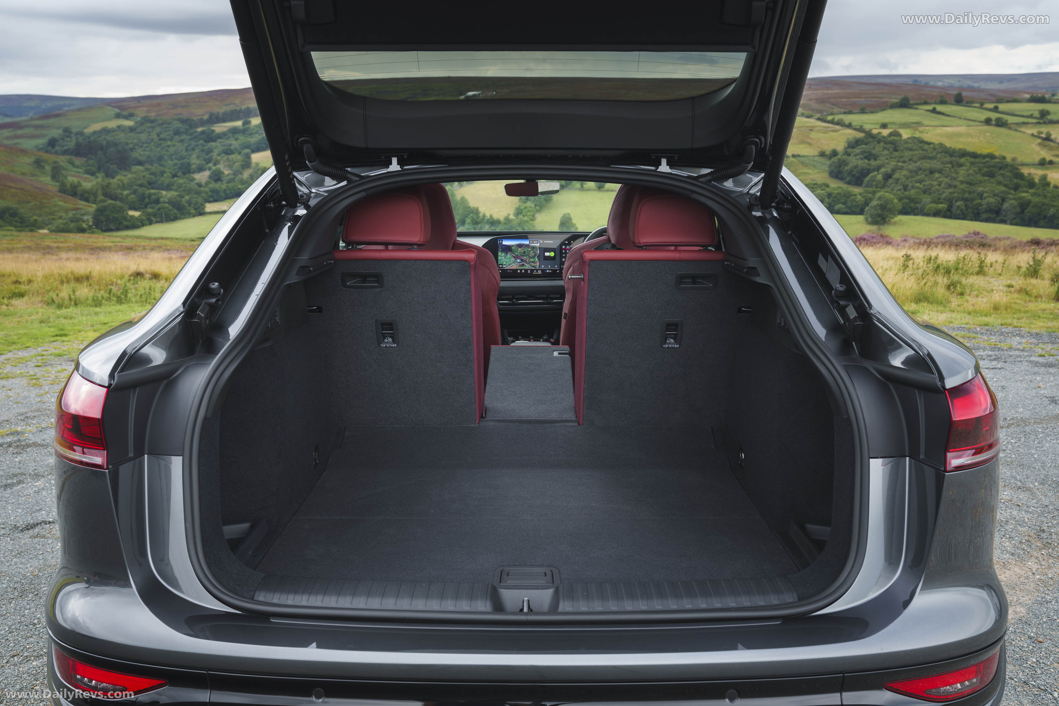 2025 Audi SQ6 Sportback e-tron AU516 UK Version Interior