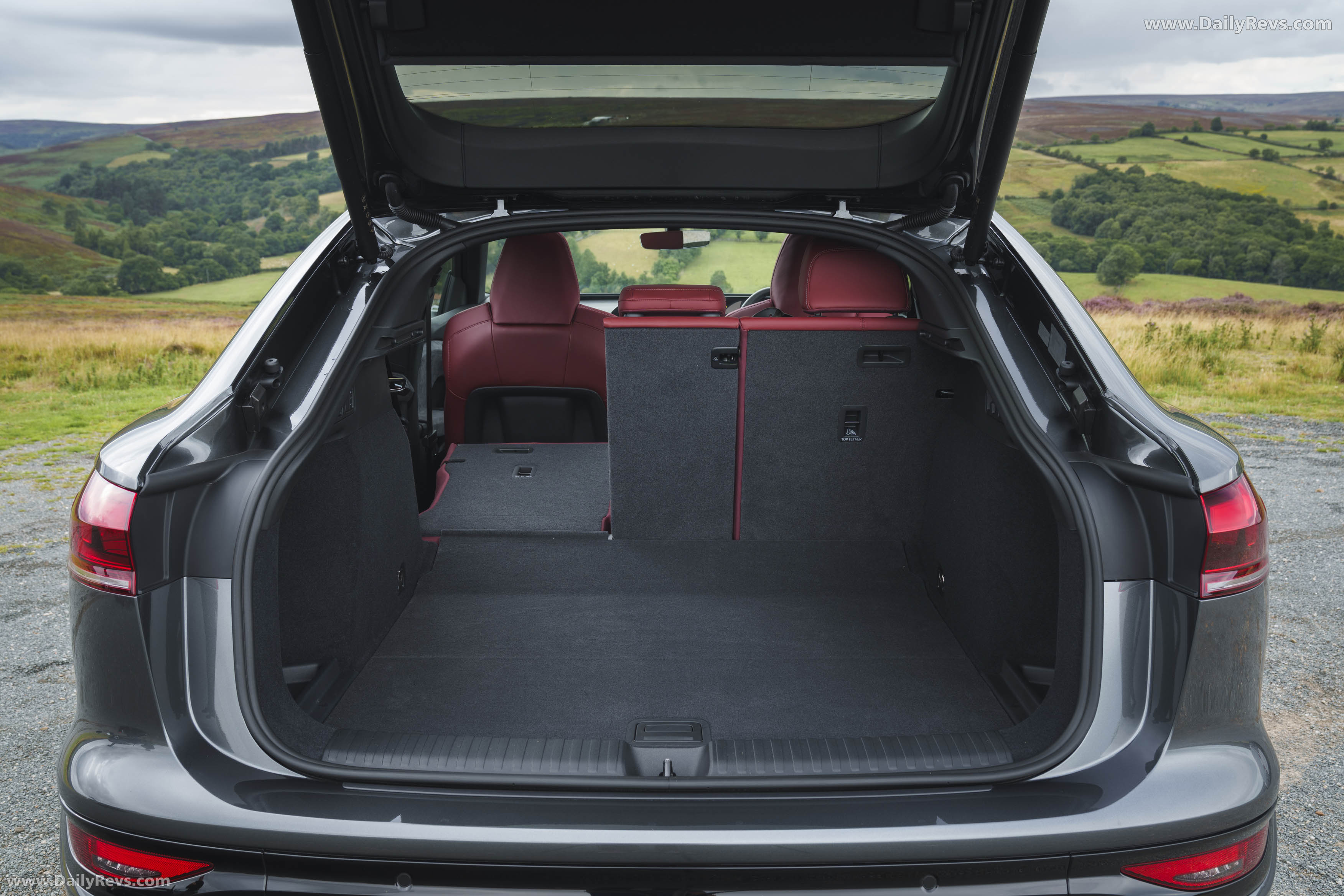 2025 Audi SQ6 Sportback e-tron AU516 UK Version Interior