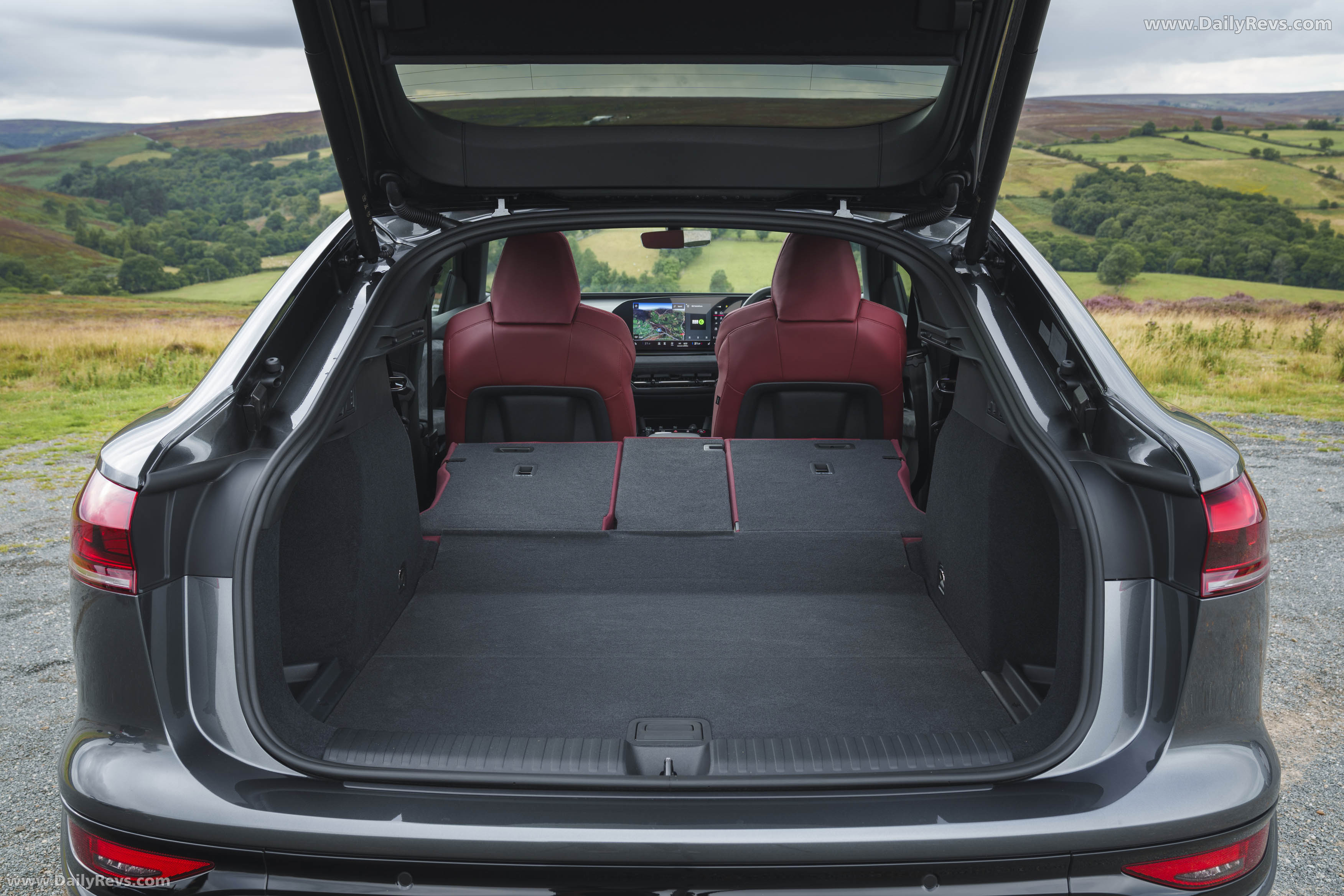 2025 Audi SQ6 Sportback e-tron AU516 UK Version Interior