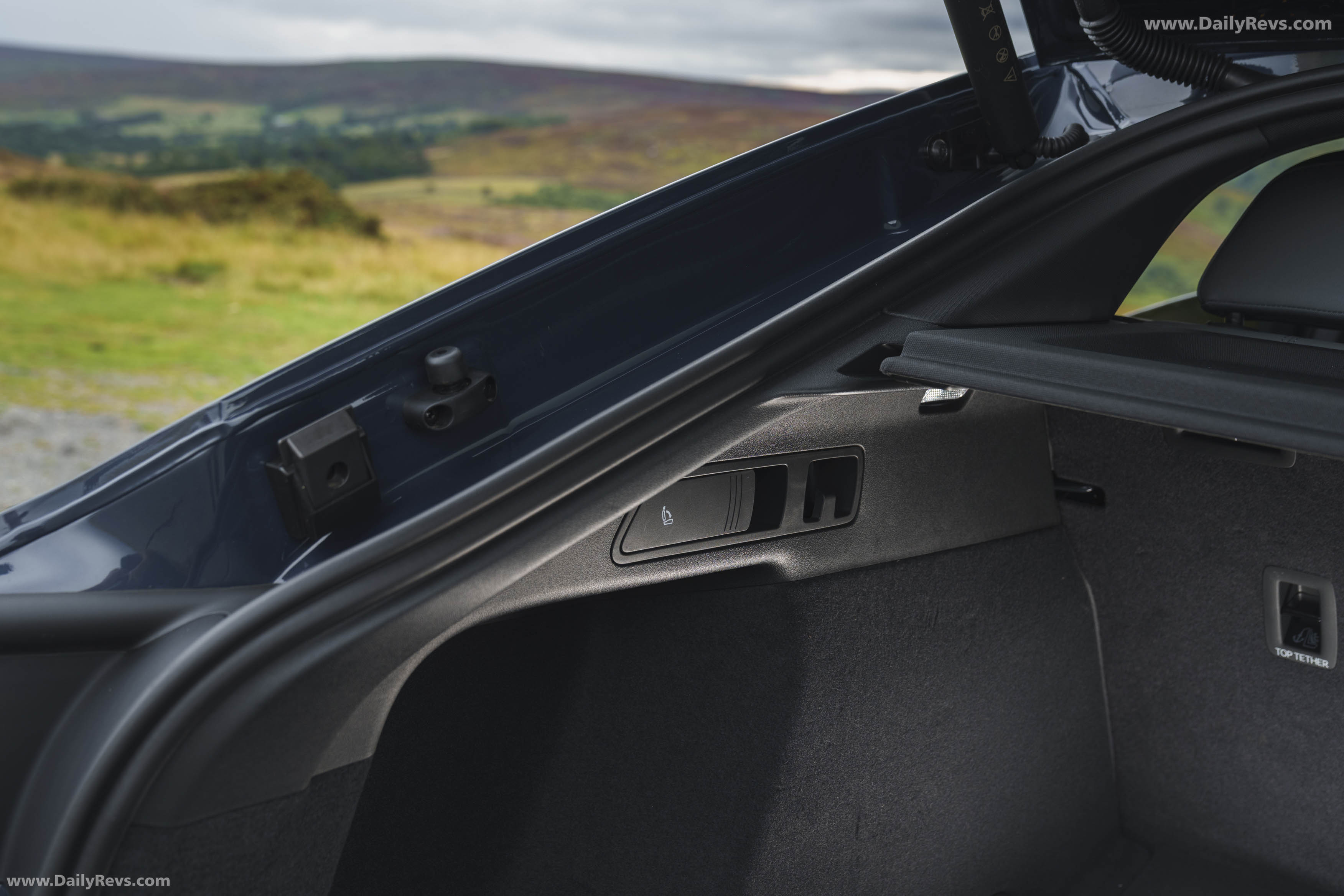 2025 Audi SQ6 Sportback e-tron AU516 UK Version Interior