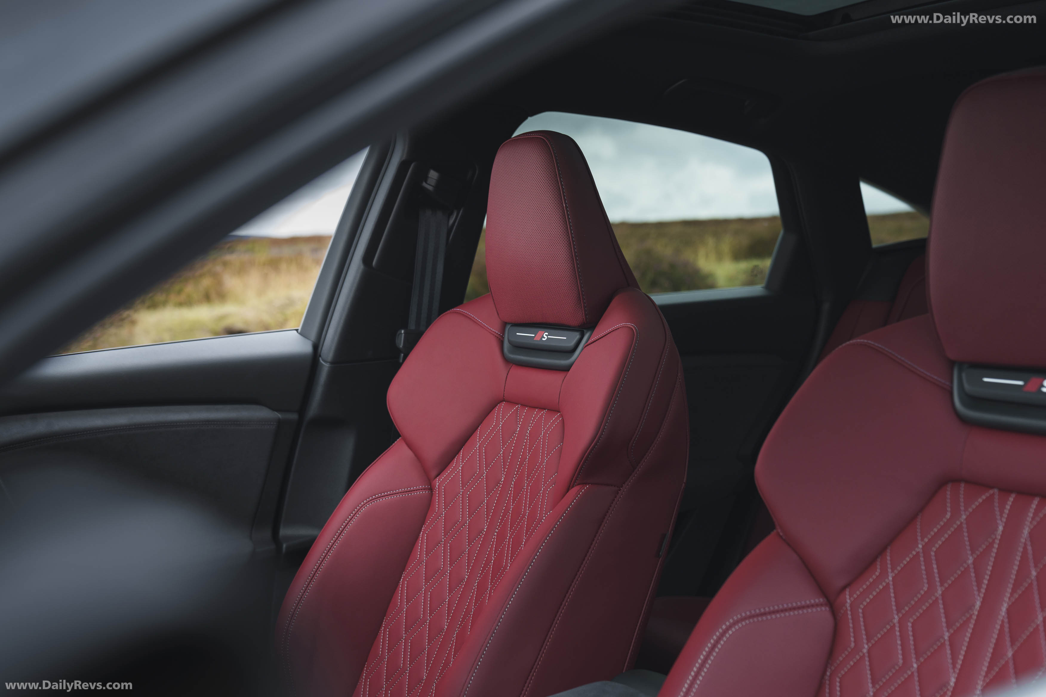 2025 Audi SQ6 Sportback e-tron AU516 UK Version Interior