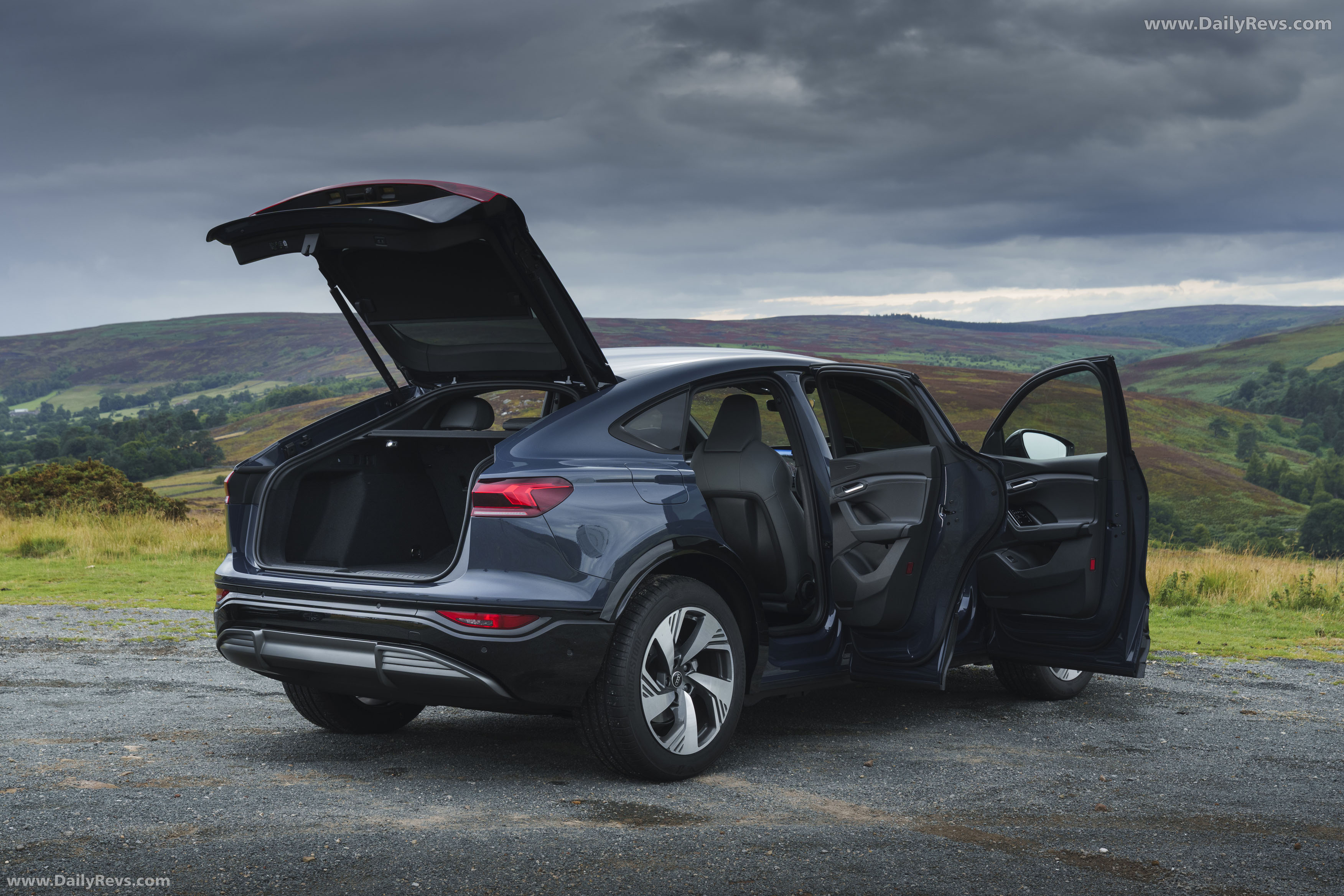 2025 Audi Q6 Sportback e-tron S-Line AU516 Rear View