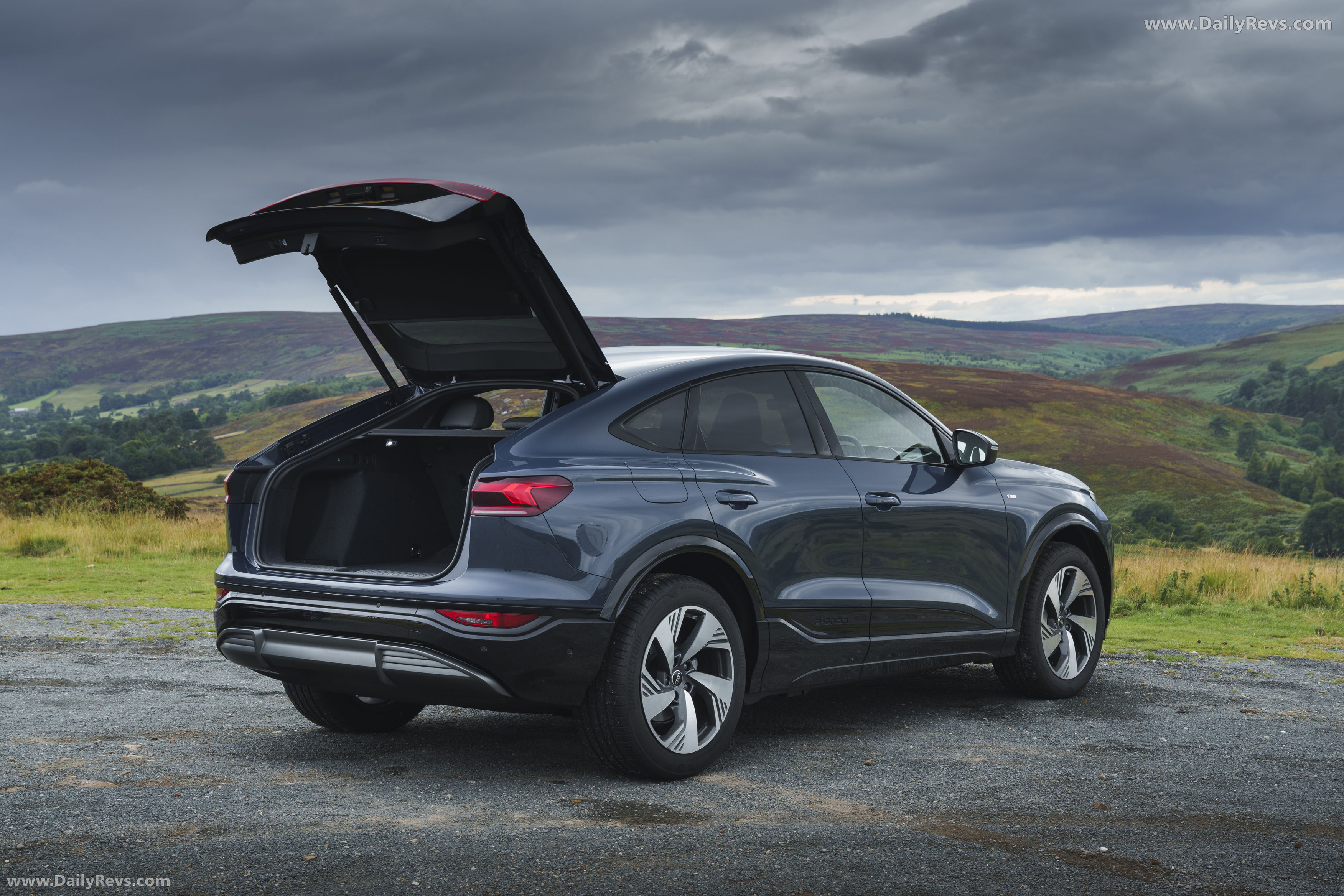 2025 Audi Q6 Sportback e-tron S-Line AU516 Rear View
