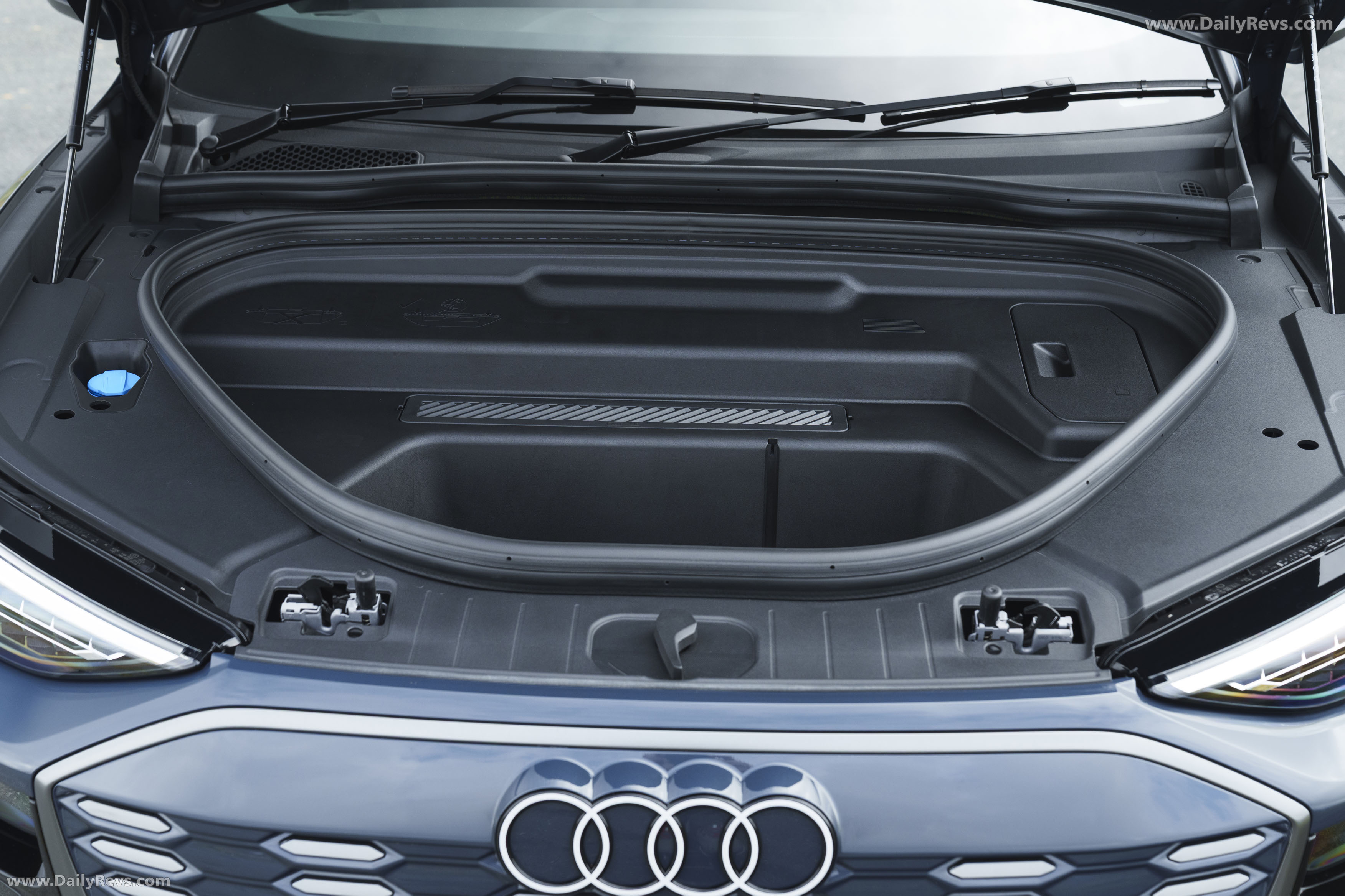 2025 Audi Q6 Sportback e-tron S-Line AU516 Exterior