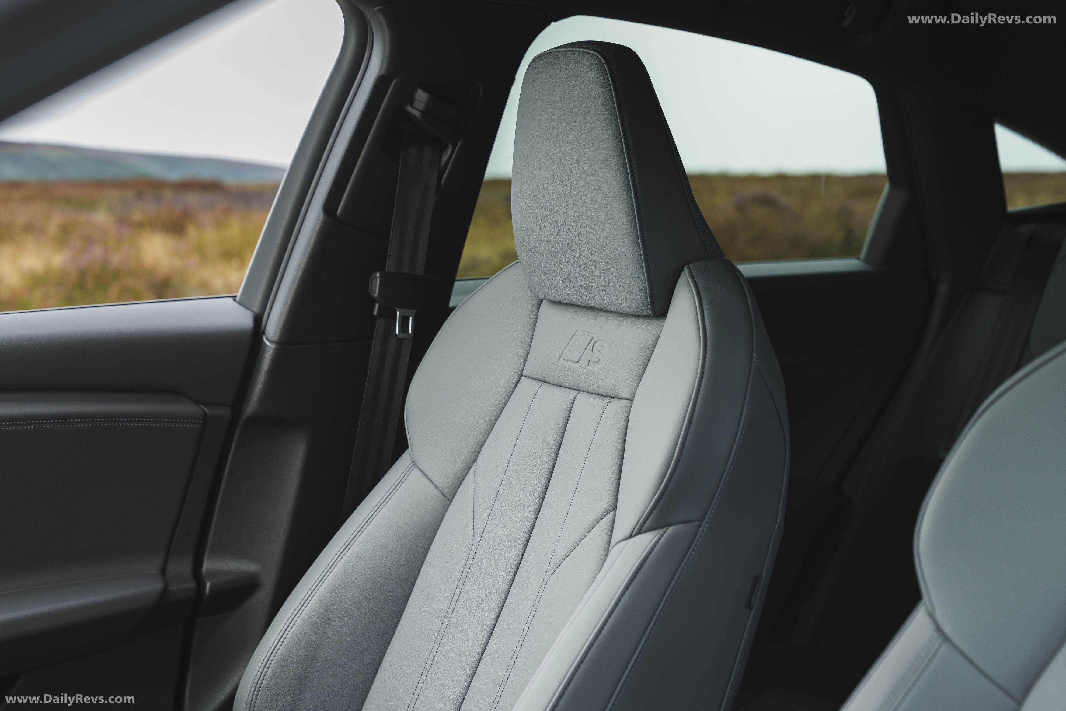 2025 Audi Q6 Sportback e-tron S-Line AU516 Interior