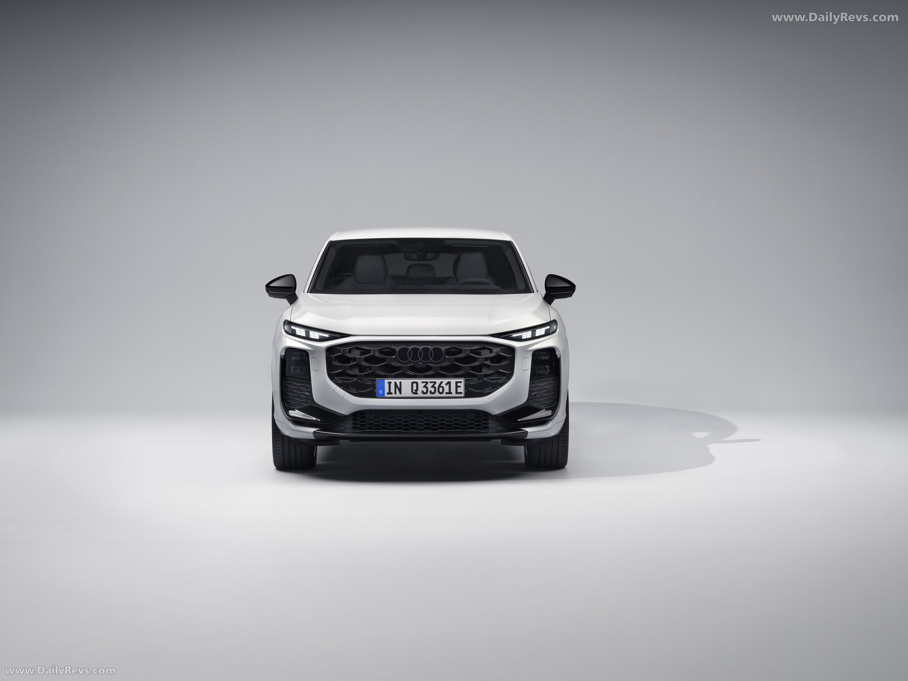 2026 Audi Q3 Sportback e-hybrid F3 Front View