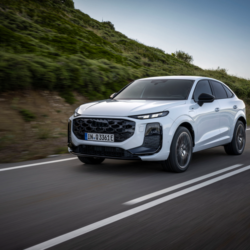 2026 Audi Q3 Sportback e-hybrid F3 Front View