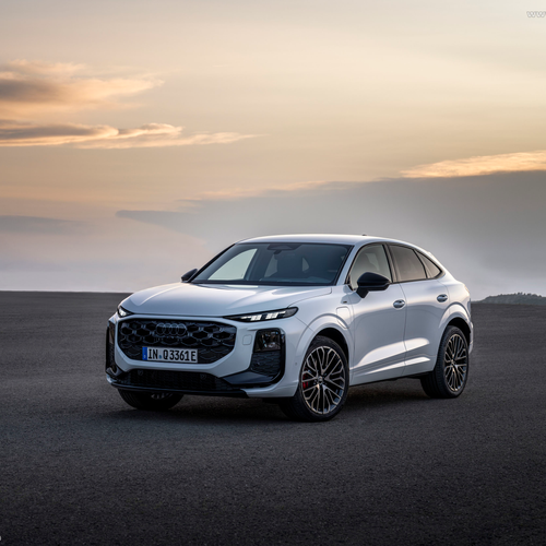 2026 Audi Q3 Sportback e-hybrid F3 Front View