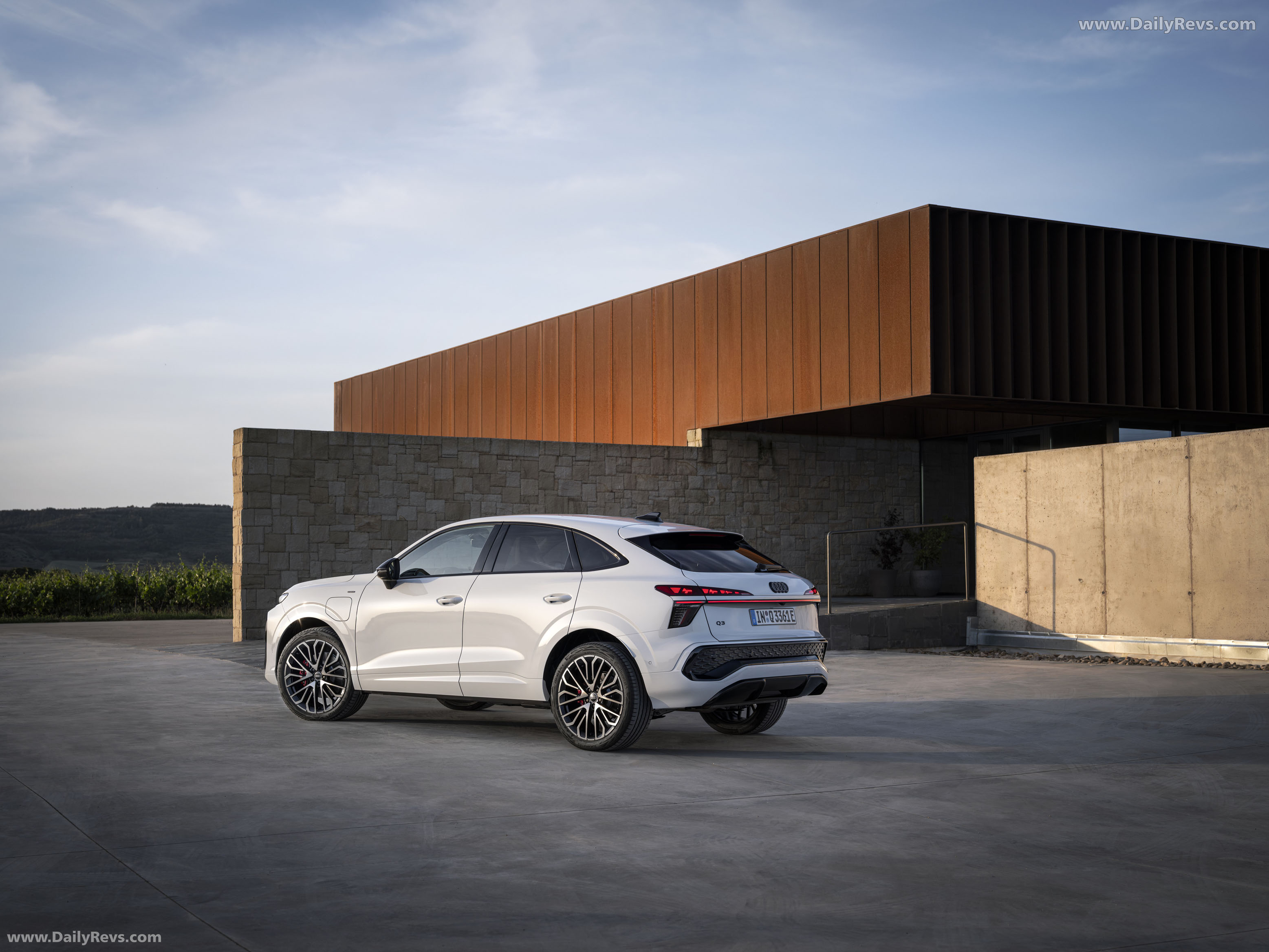 2026 Audi Q3 Sportback e-hybrid F3 Rear View
