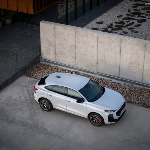 2026 Audi Q3 Sportback e-hybrid F3 Top View