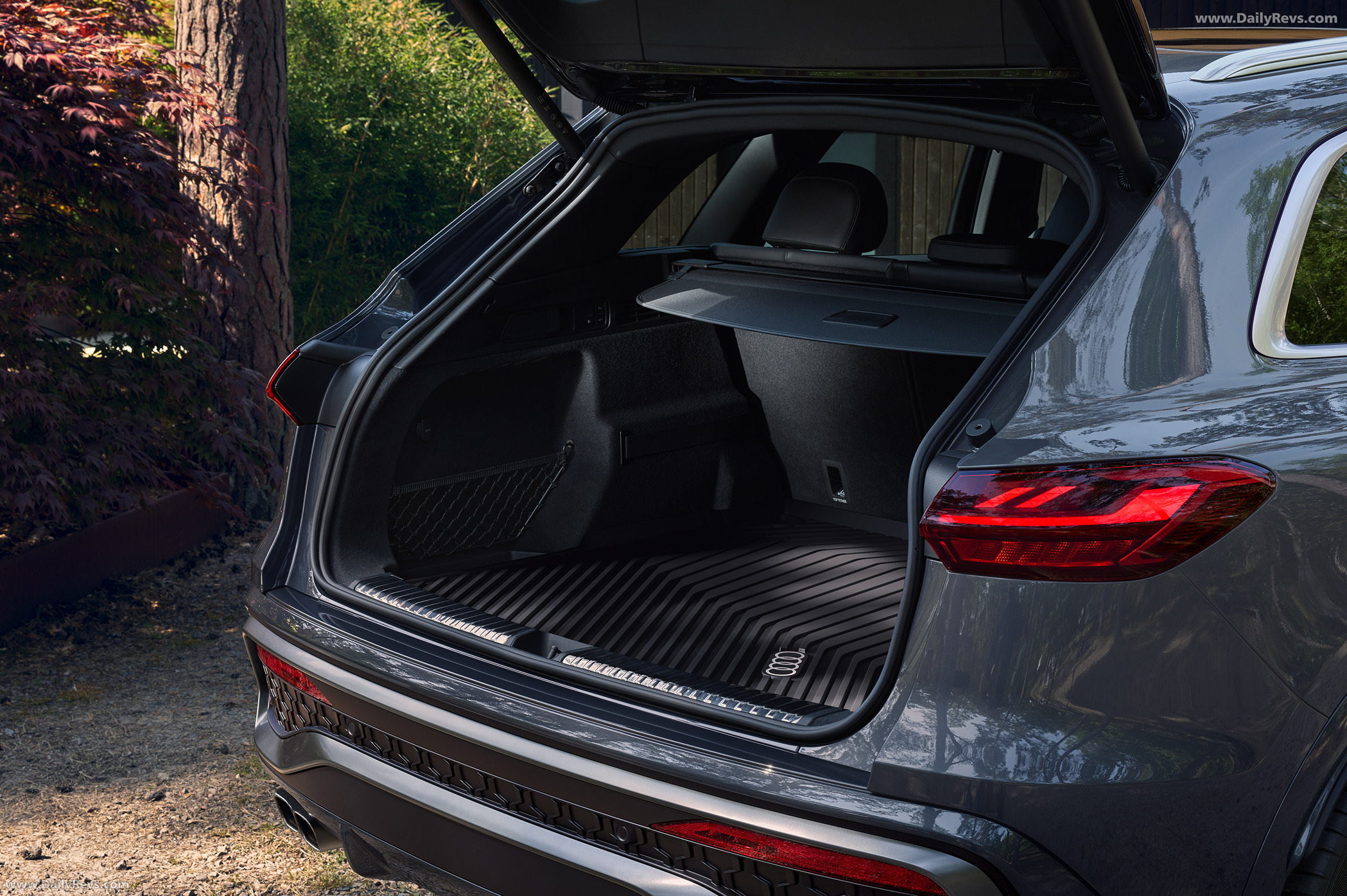 2025 Audi Q5 FY Japanese Version Interior