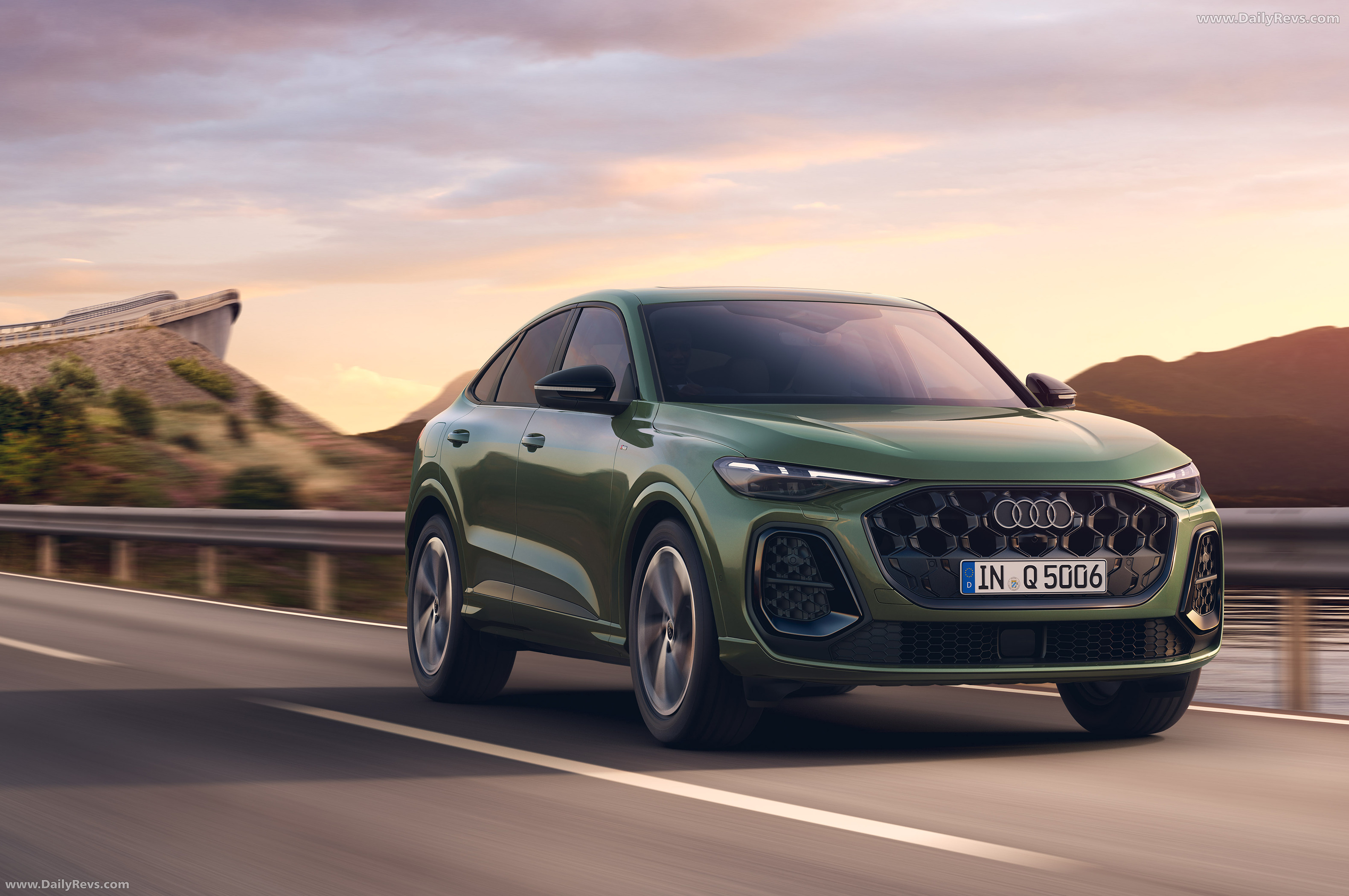 2025 Audi Q5 Sportback FY Japanese Version Front View