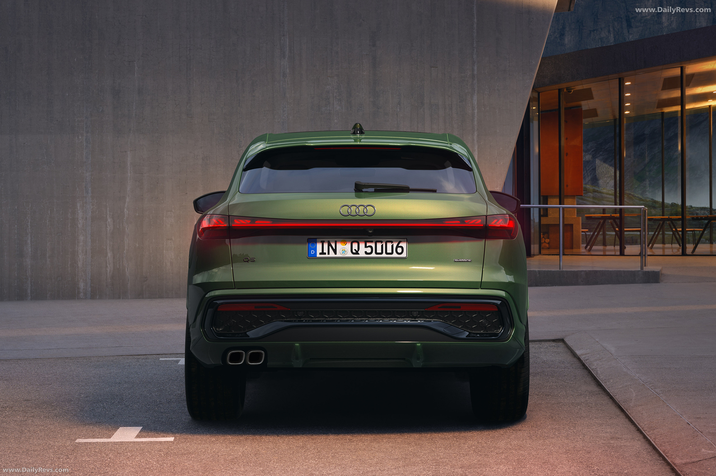 2025 Audi Q5 Sportback FY Japanese Version Rear View