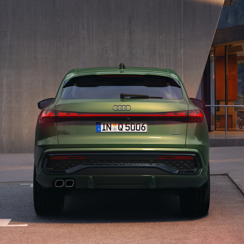 2025 Audi Q5 Sportback FY Japanese Version Rear View