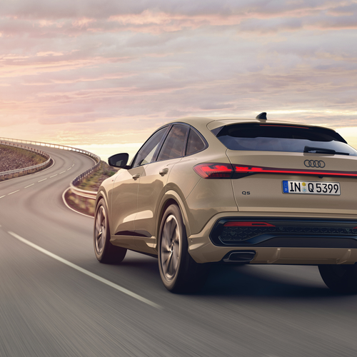 2025 Audi Q5 Sportback FY Japanese Version Rear View