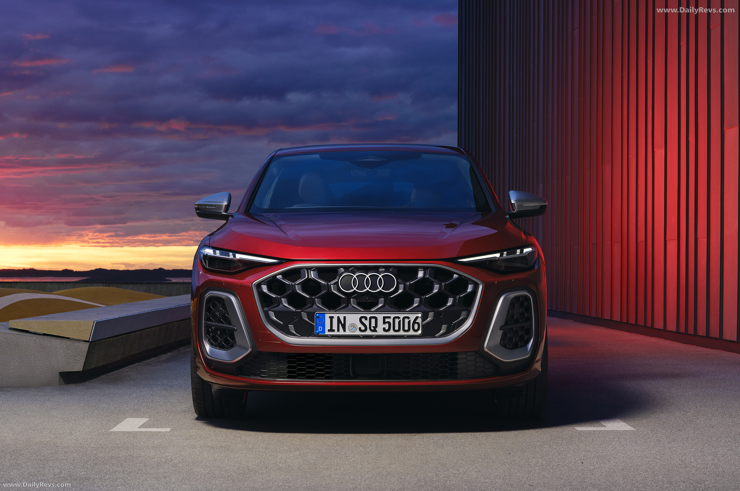 2025 Audi SQ5 Sportback FY Japanese Version Front View