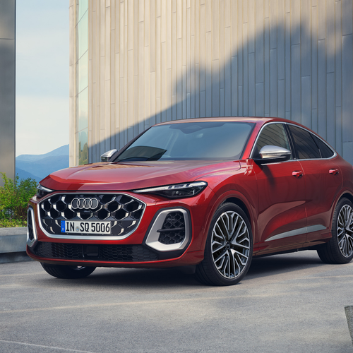 2025 Audi SQ5 Sportback FY Japanese Version Front View