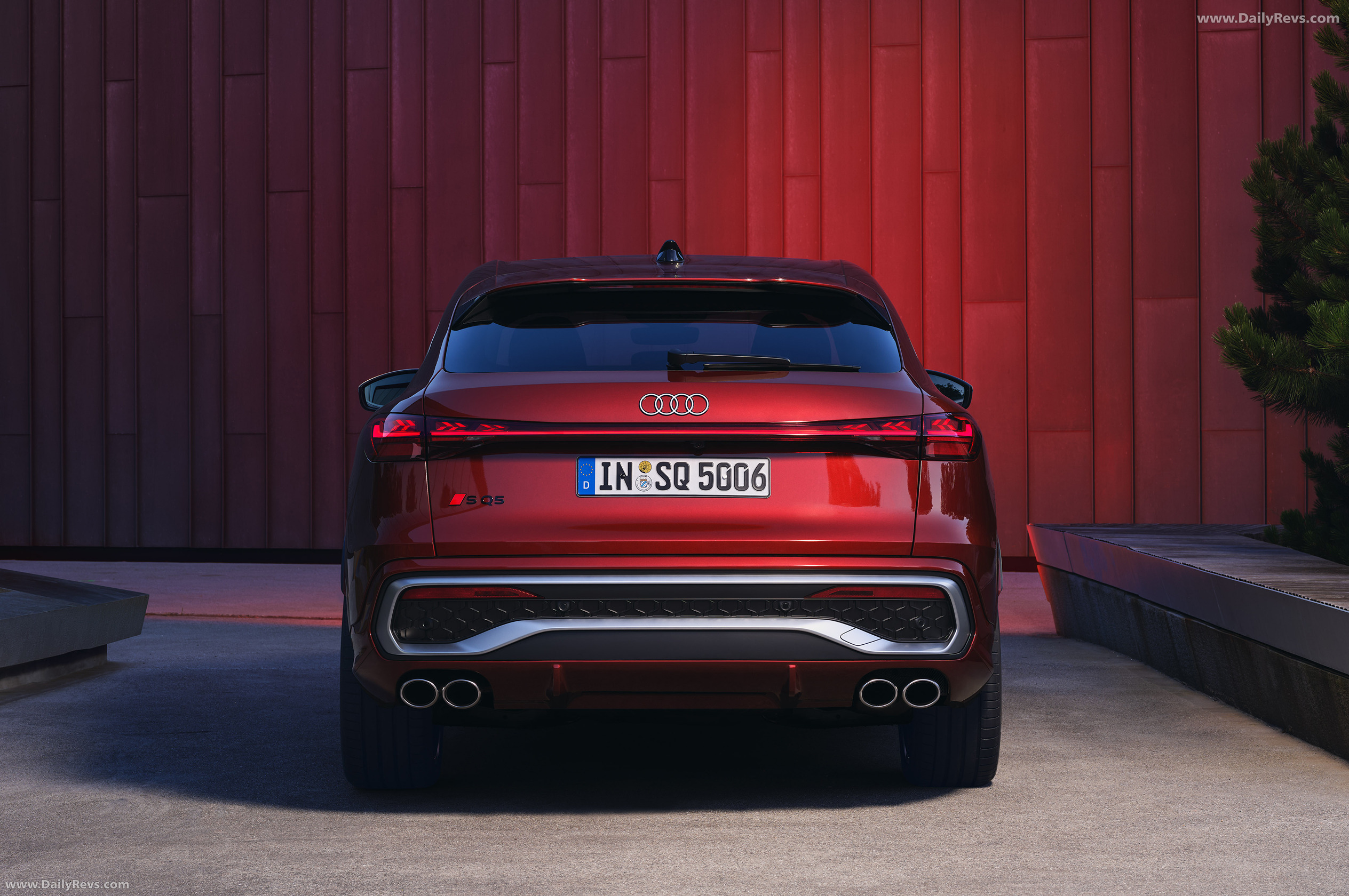 2025 Audi SQ5 Sportback FY Japanese Version Rear View