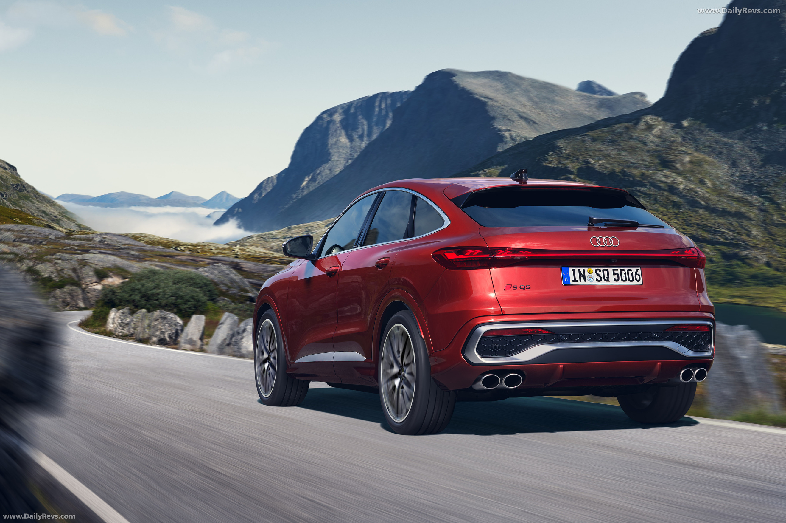 2025 Audi SQ5 Sportback FY Japanese Version Rear View