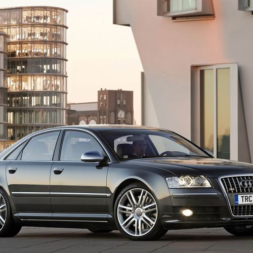 2006 Audi S8 V10 Front View