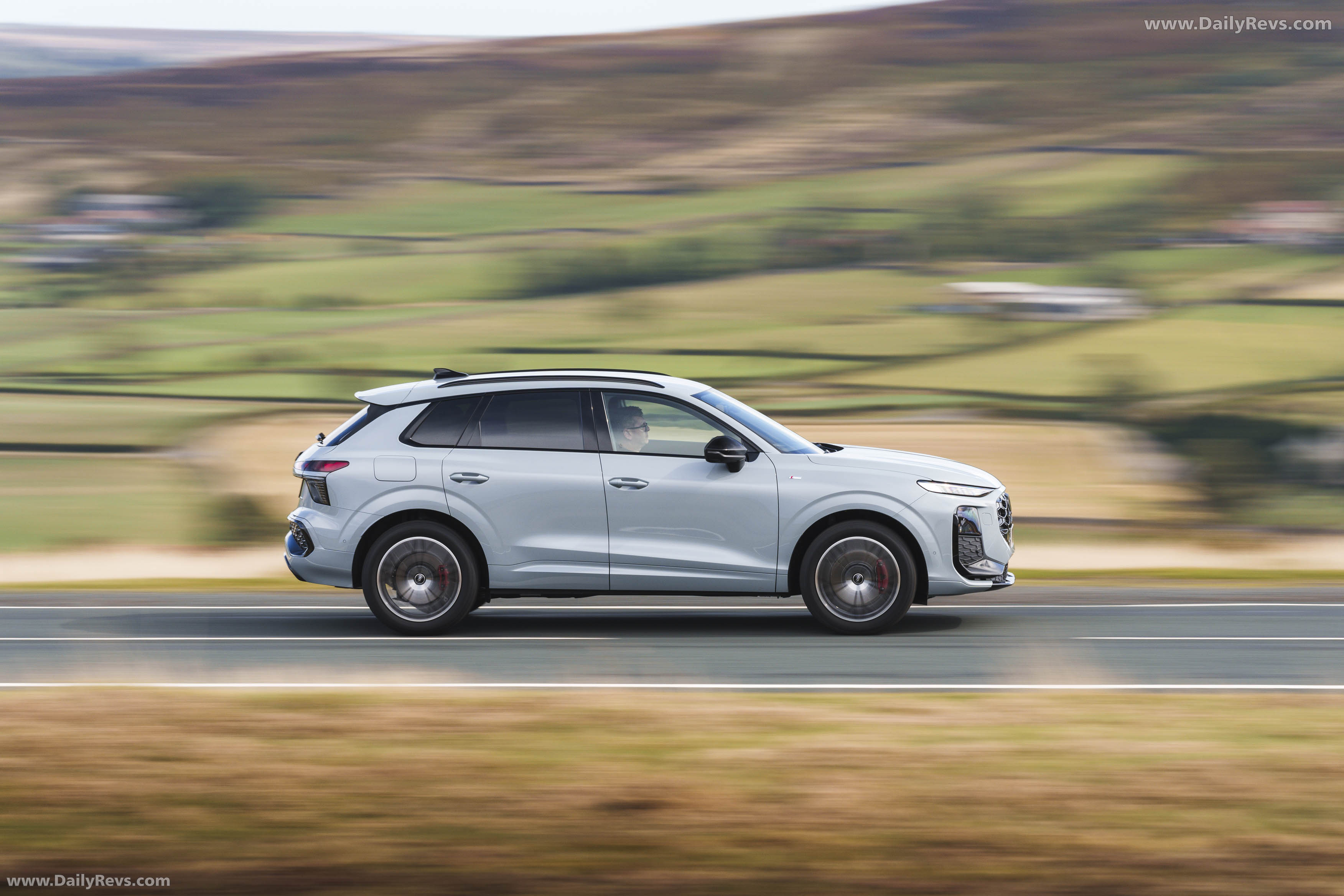 2026 Audi Q3 F3 UK Version Side View