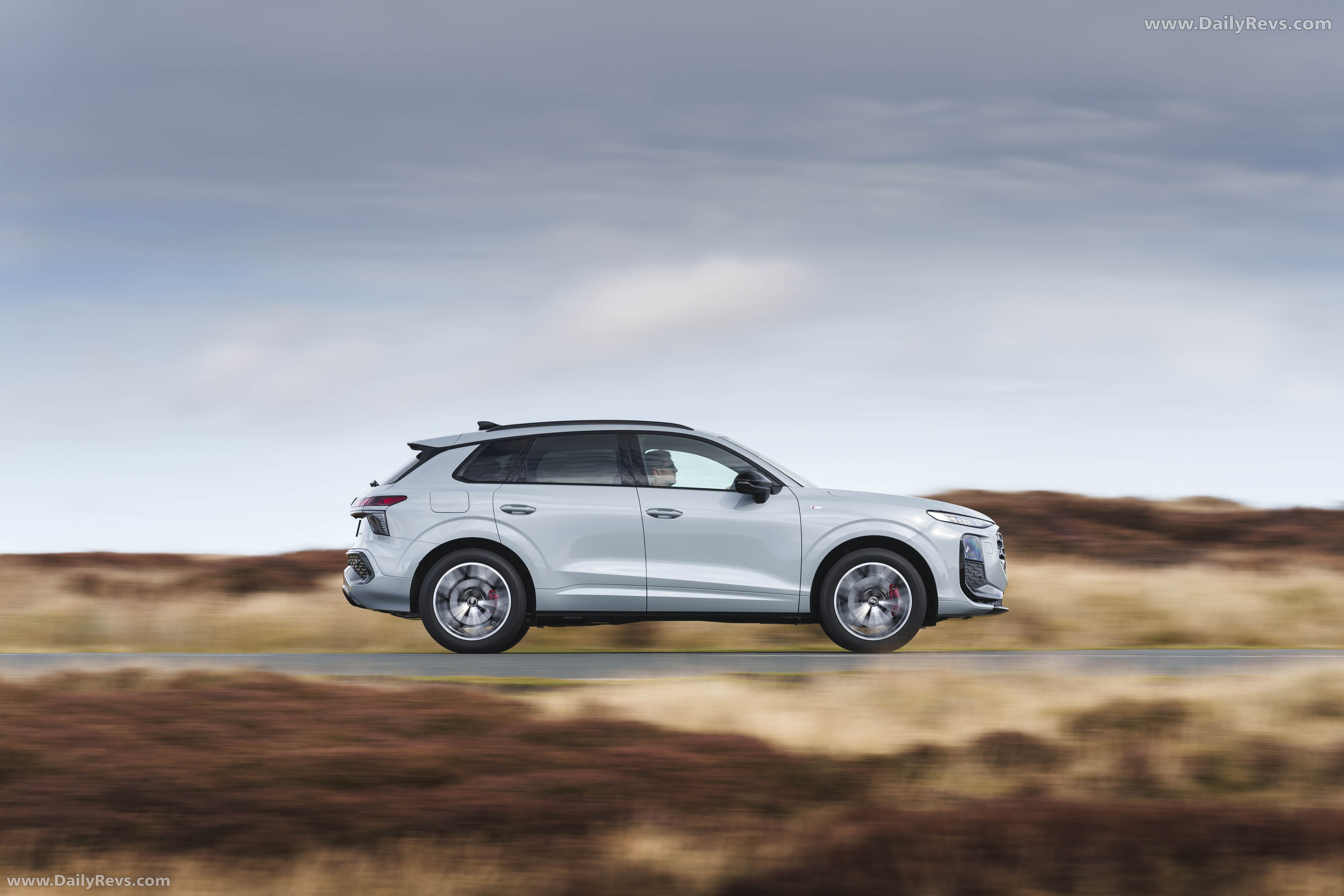 2026 Audi Q3 F3 UK Version Side View