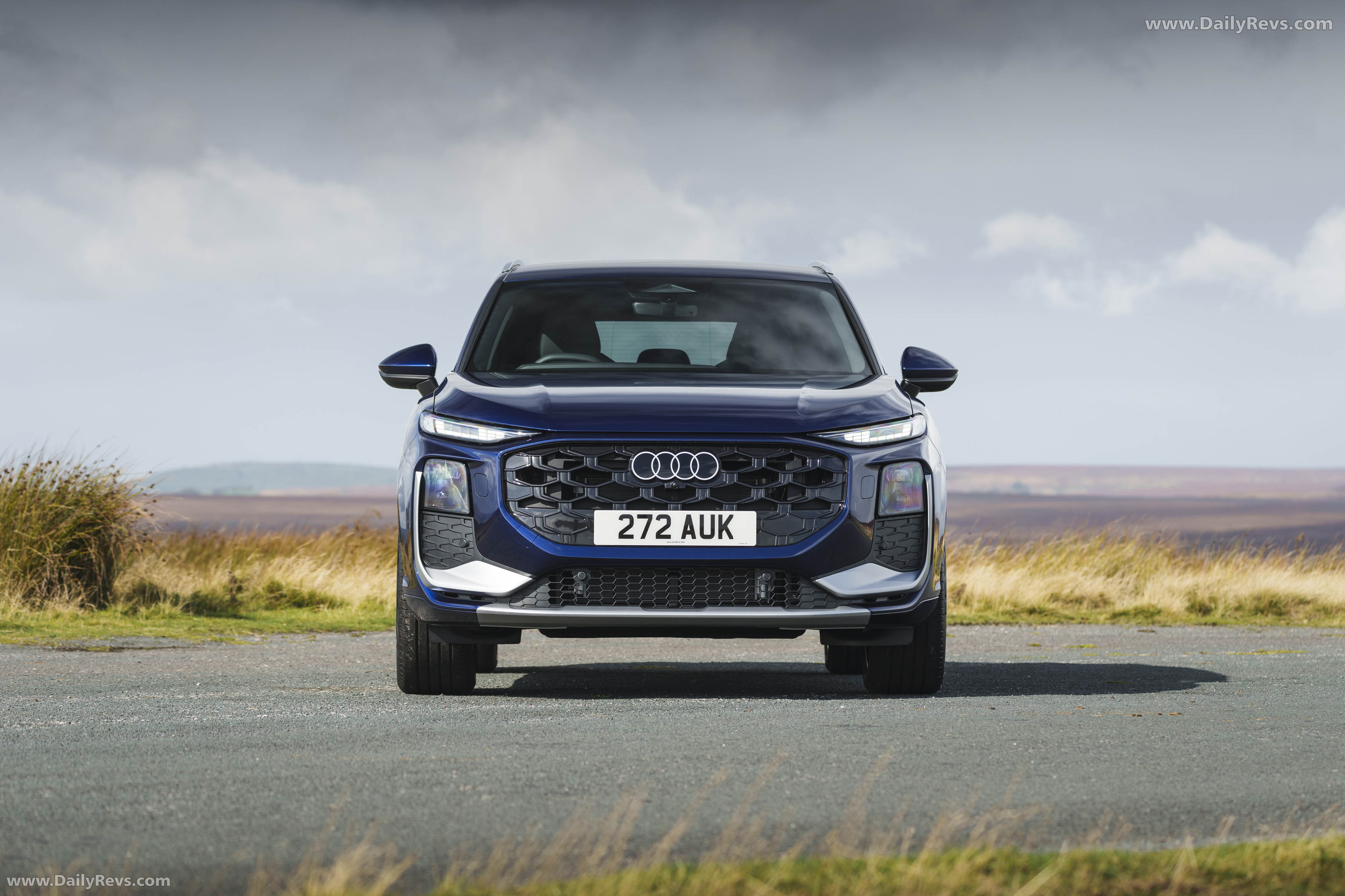 2026 Audi Q3 e-hybrid F3 UK Version Front View