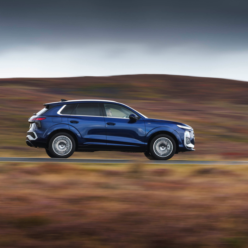 2026 Audi Q3 e-hybrid F3 UK Version Side View