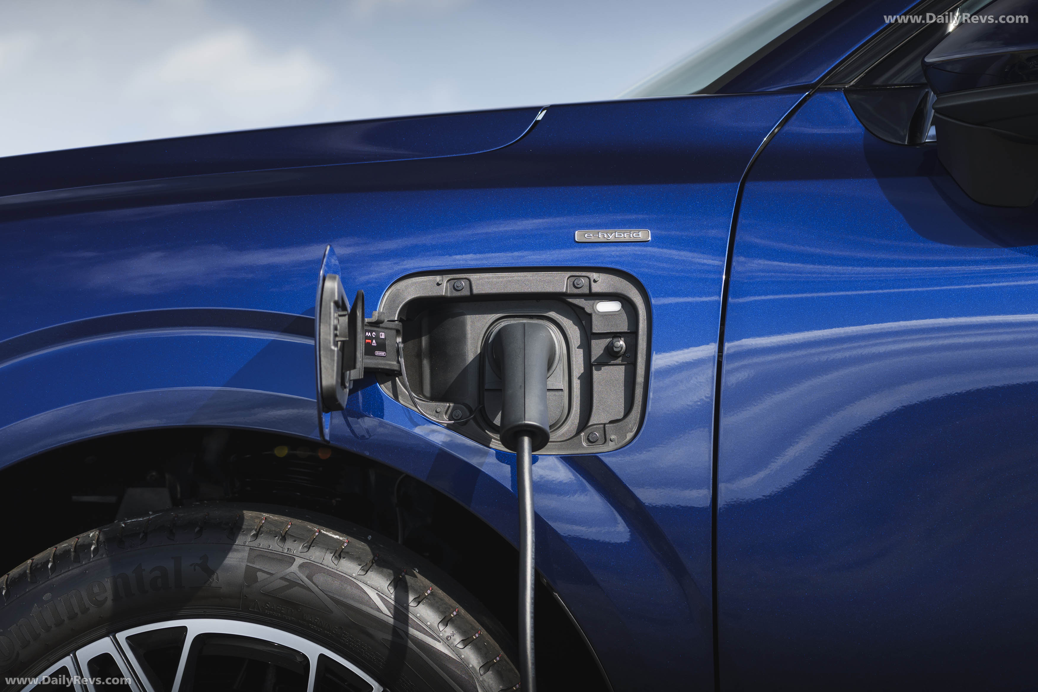 2026 Audi Q3 e-hybrid F3 UK Version Exterior