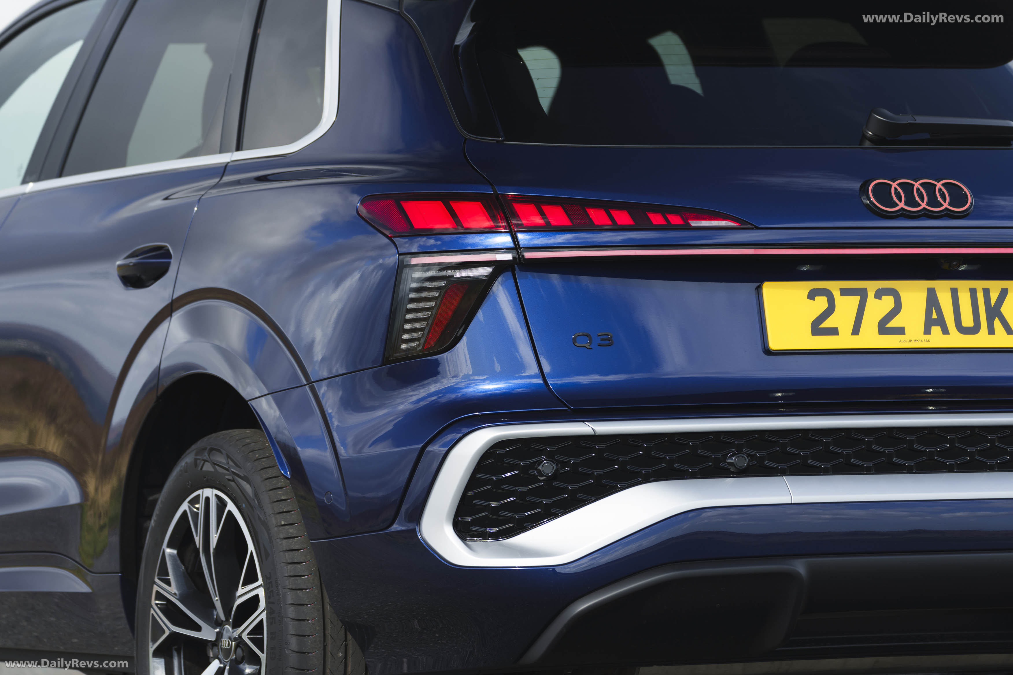 2026 Audi Q3 e-hybrid F3 UK Version Exterior