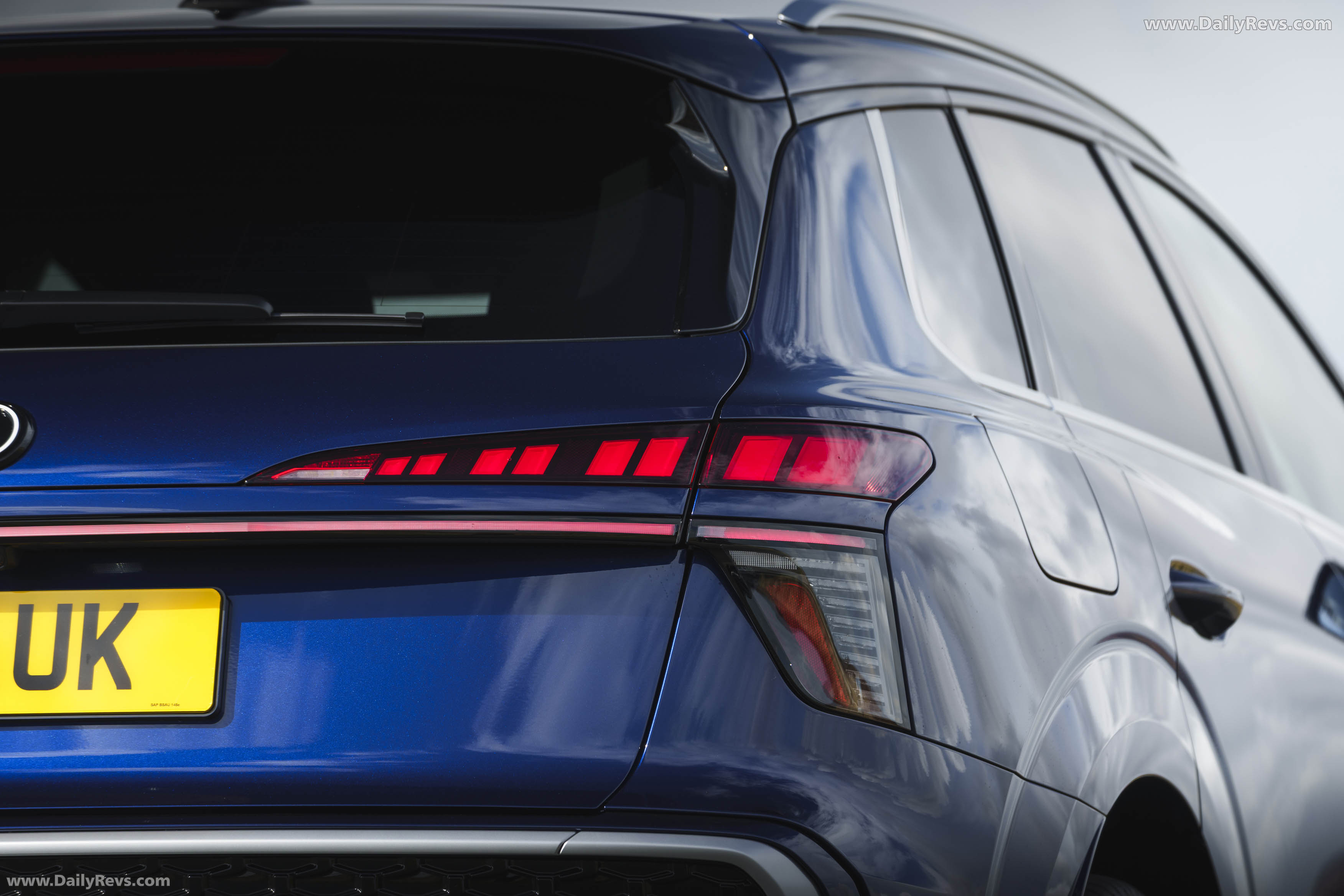 2026 Audi Q3 e-hybrid F3 UK Version Exterior