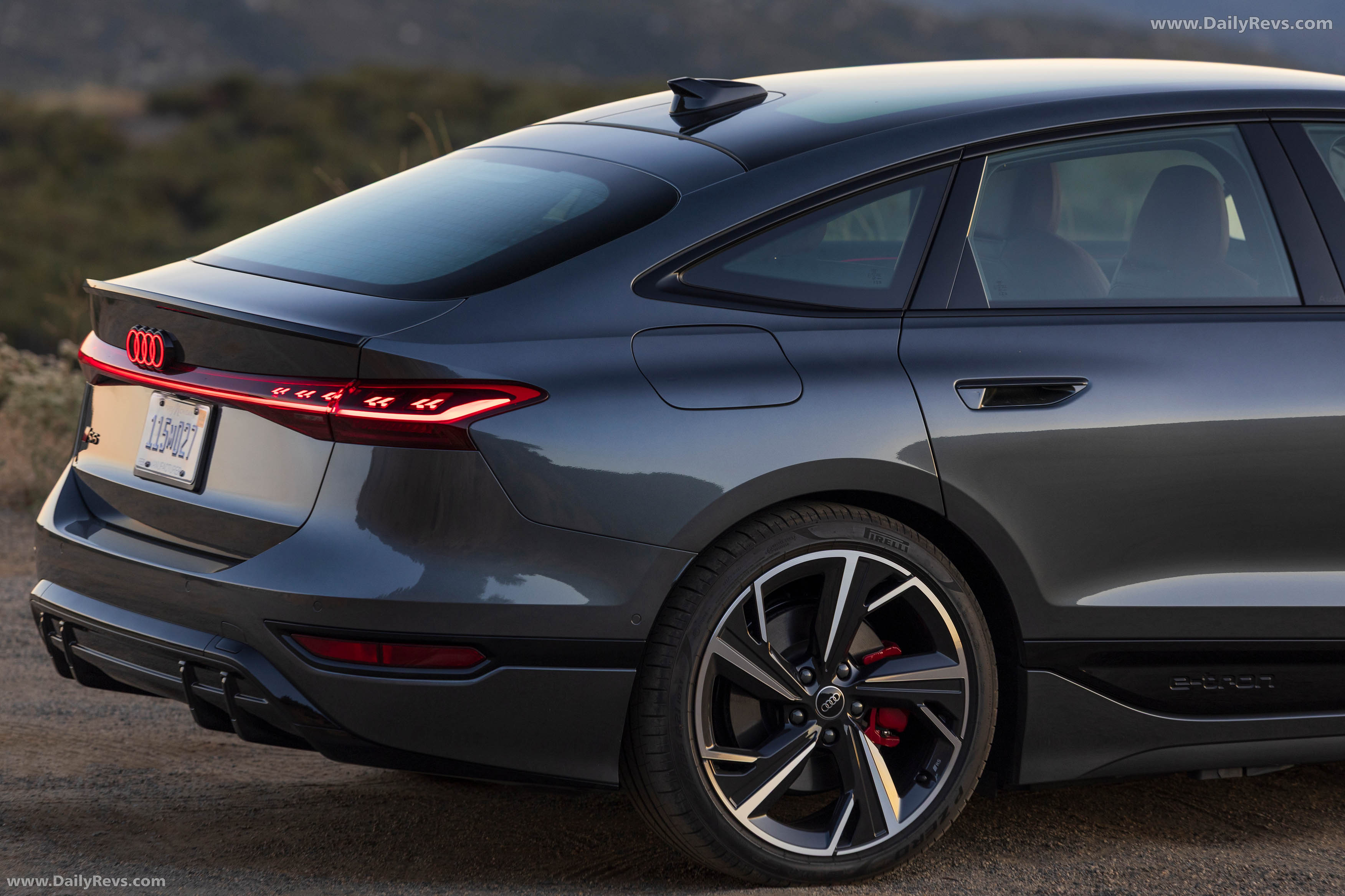 2025 Audi S6 Sportback e-tron C9 Daytona Gray Exterior