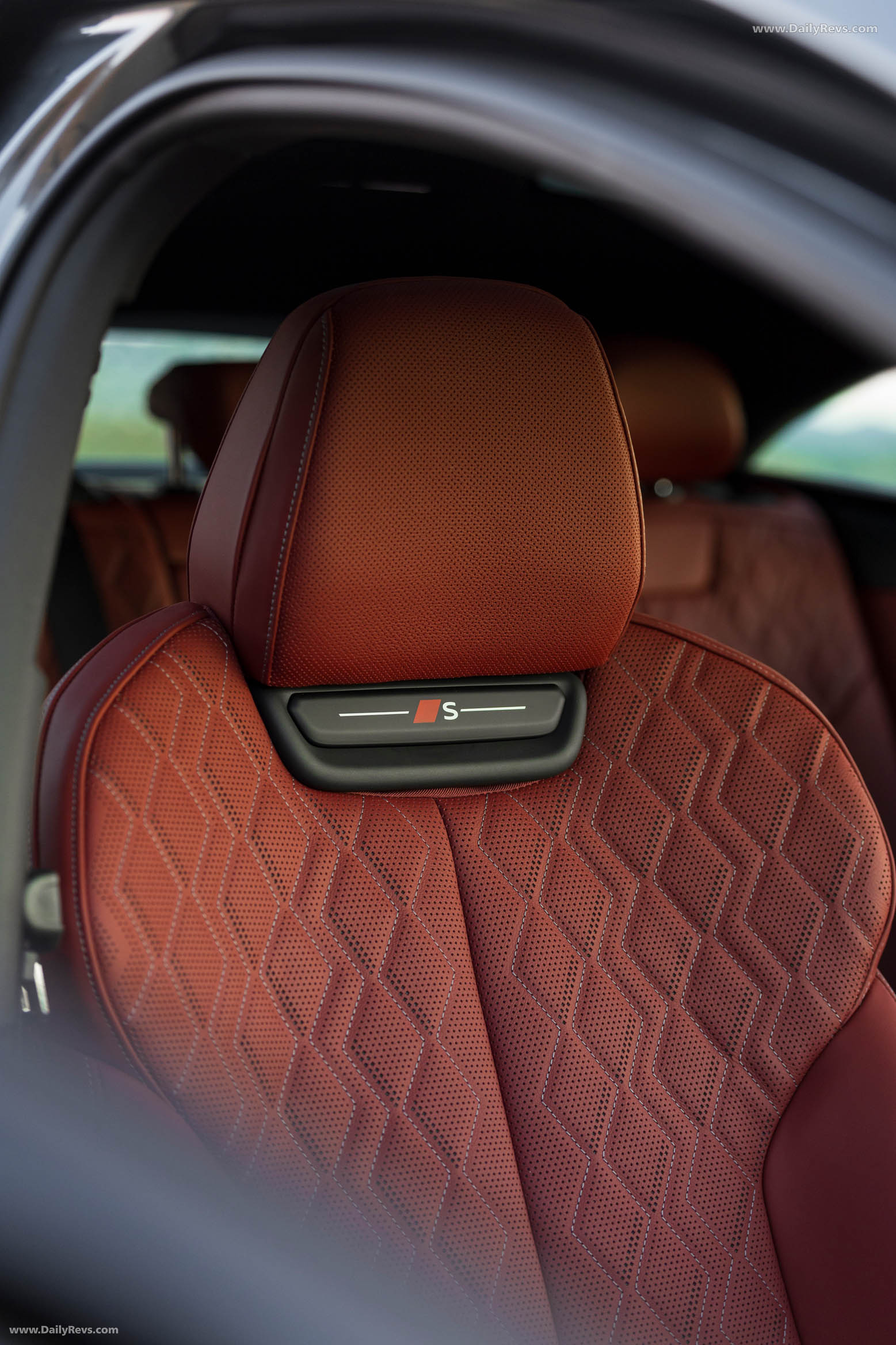 2025 Audi S6 Sportback e-tron C9 Daytona Gray Interior