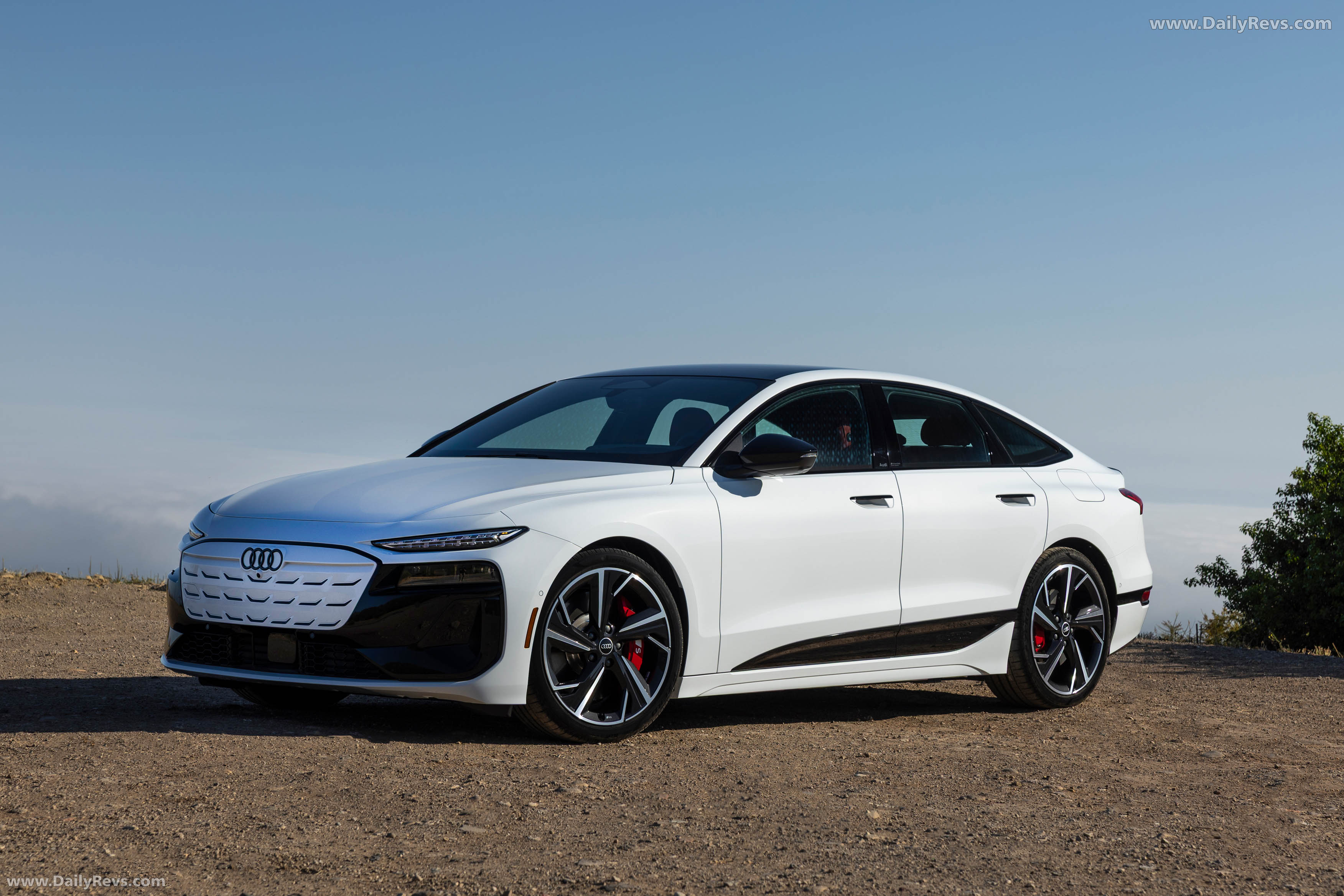 2025 Audi S6 Sportback e-tron C9 Glacier White Front View