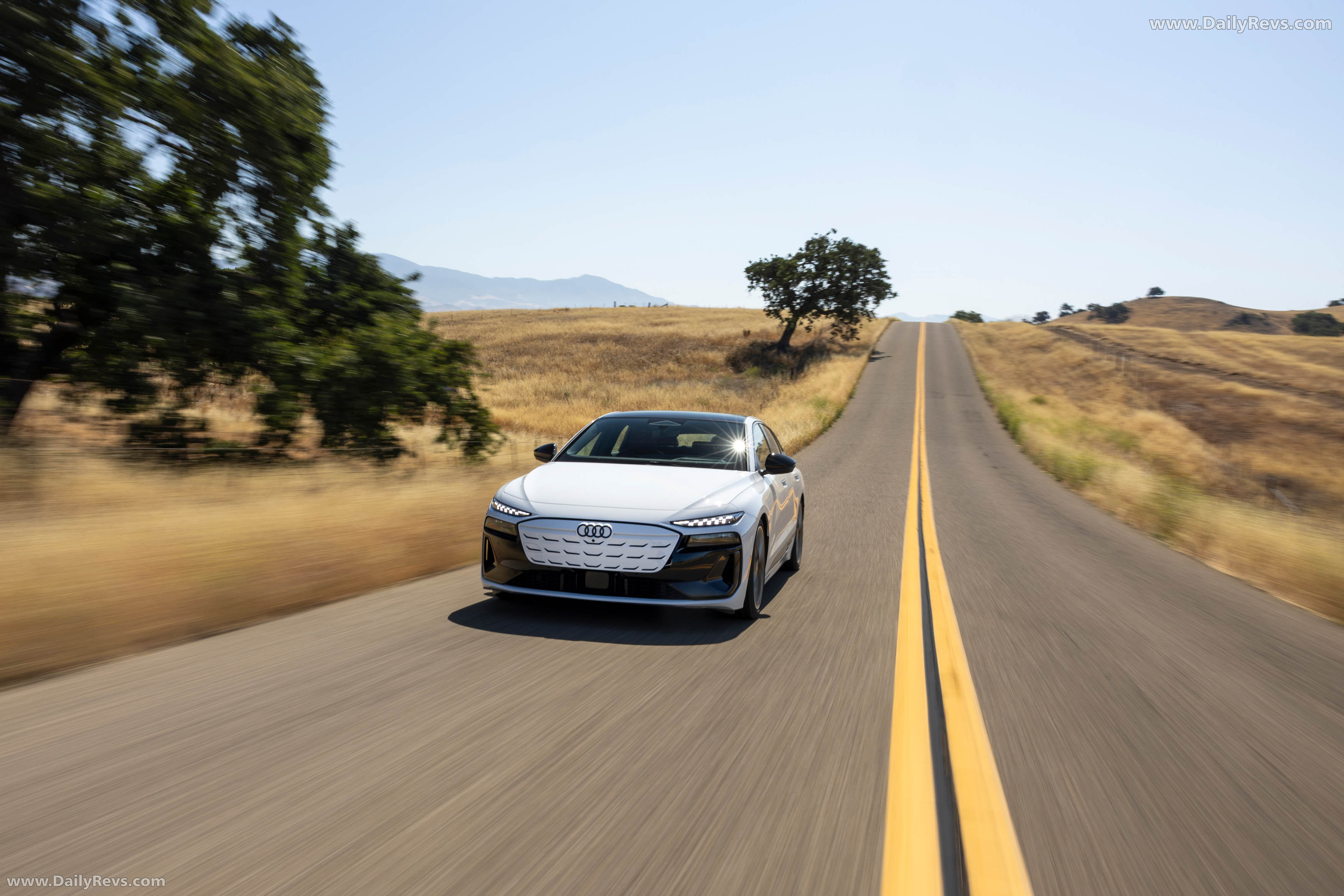 2025 Audi S6 Sportback e-tron C9 Glacier White Front View