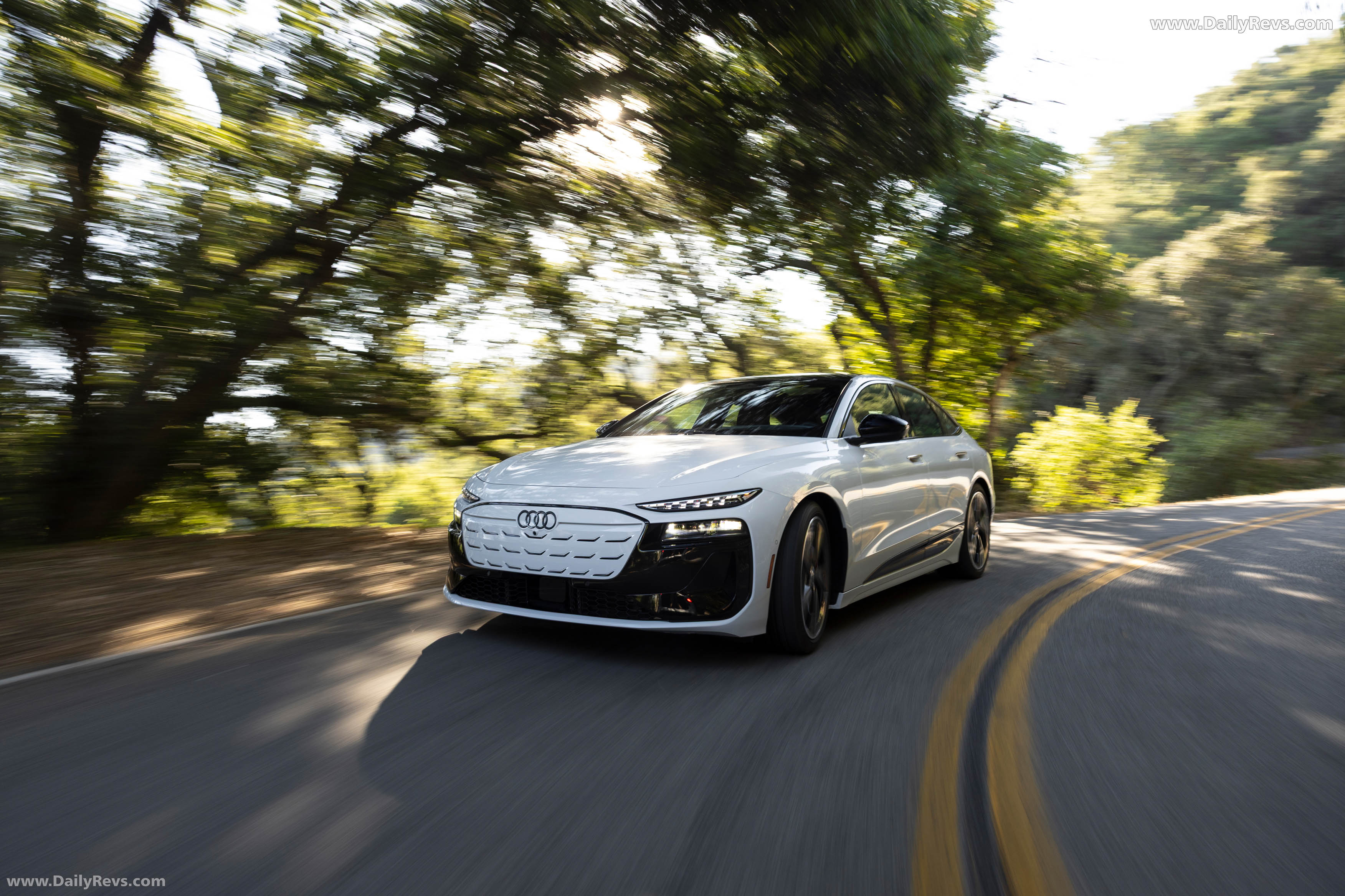 2025 Audi S6 Sportback e-tron C9 Glacier White Front View
