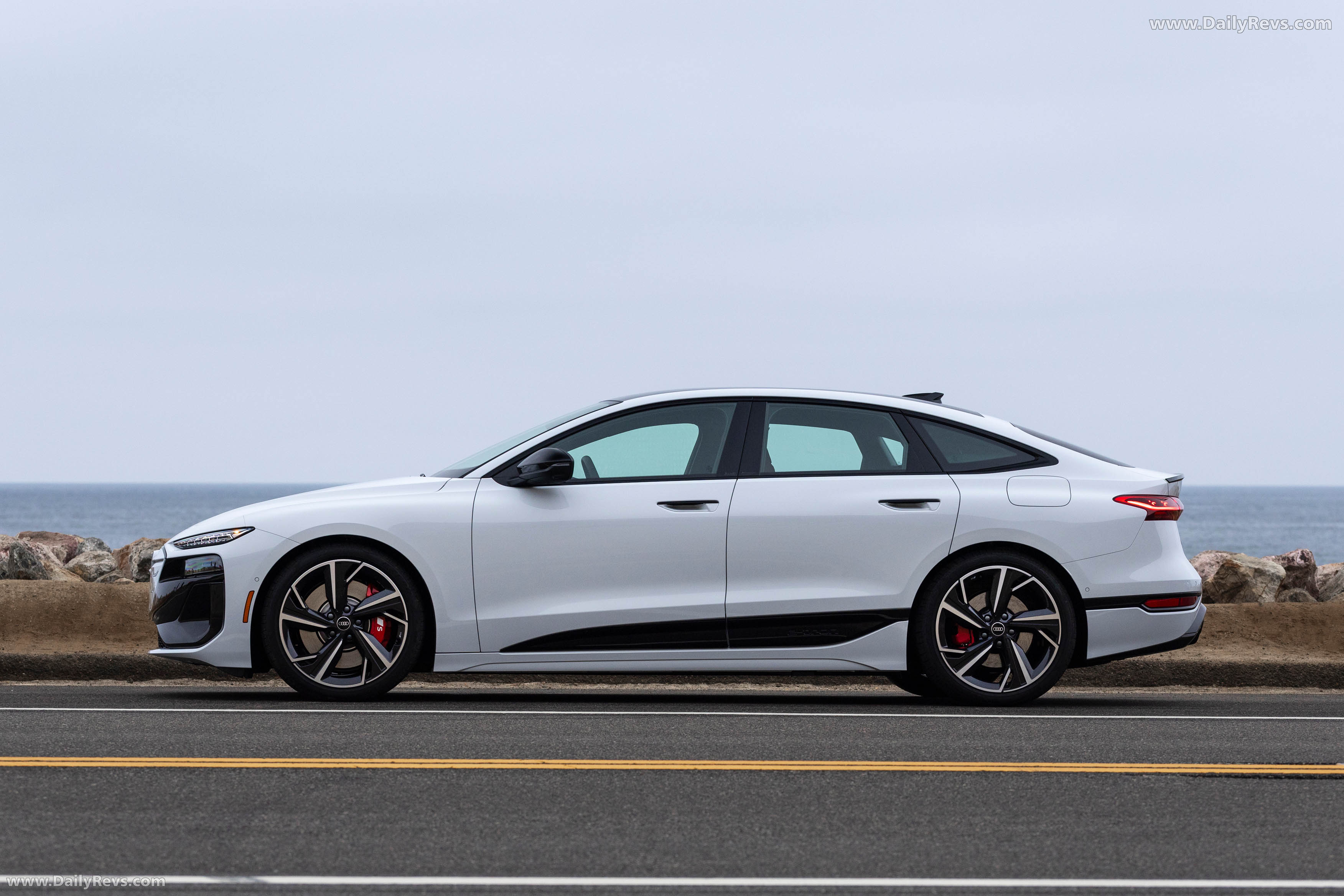 2025 Audi S6 Sportback e-tron C9 Glacier White Side View