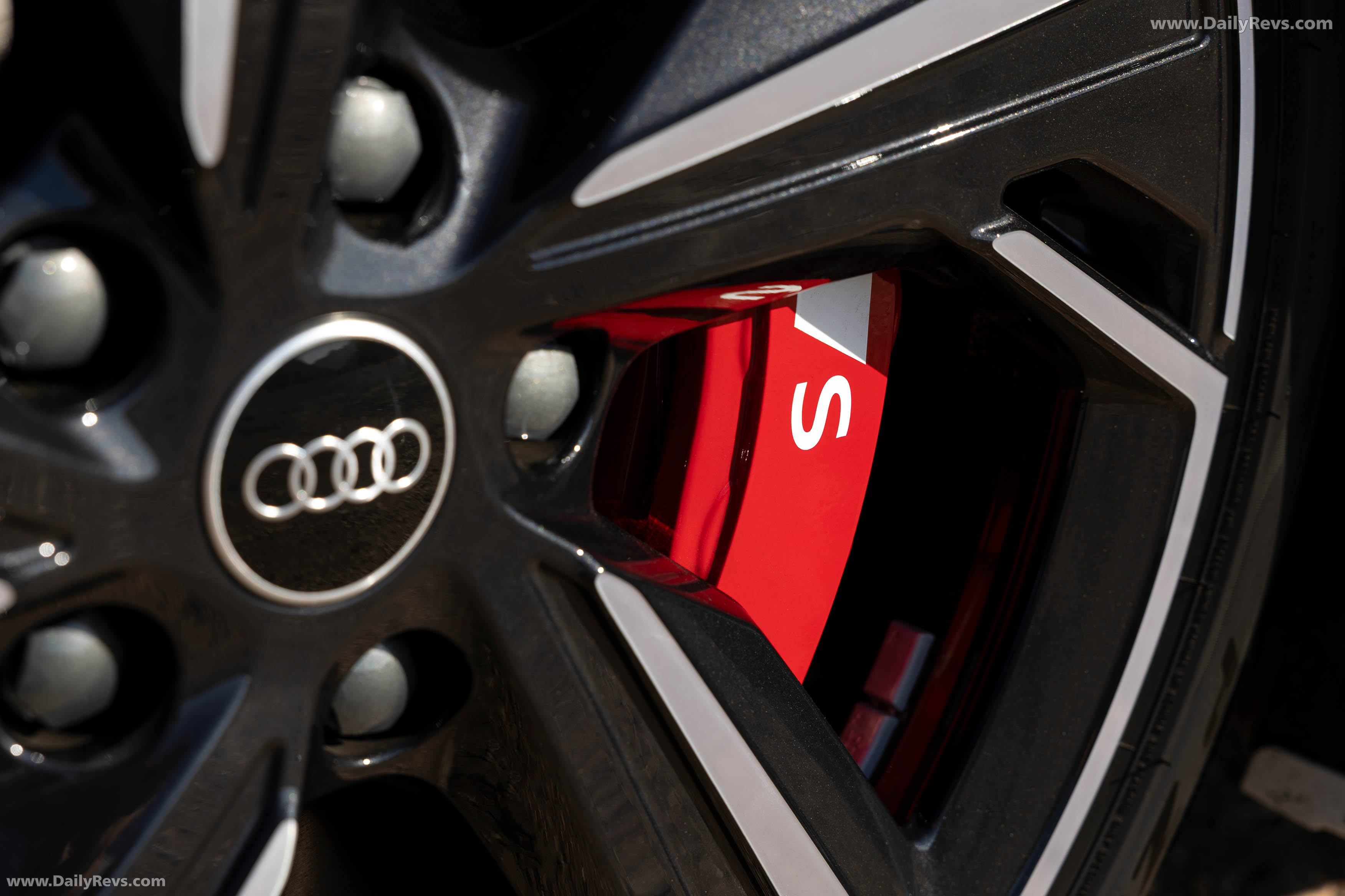 2025 Audi S6 Sportback e-tron C9 Glacier White Exterior