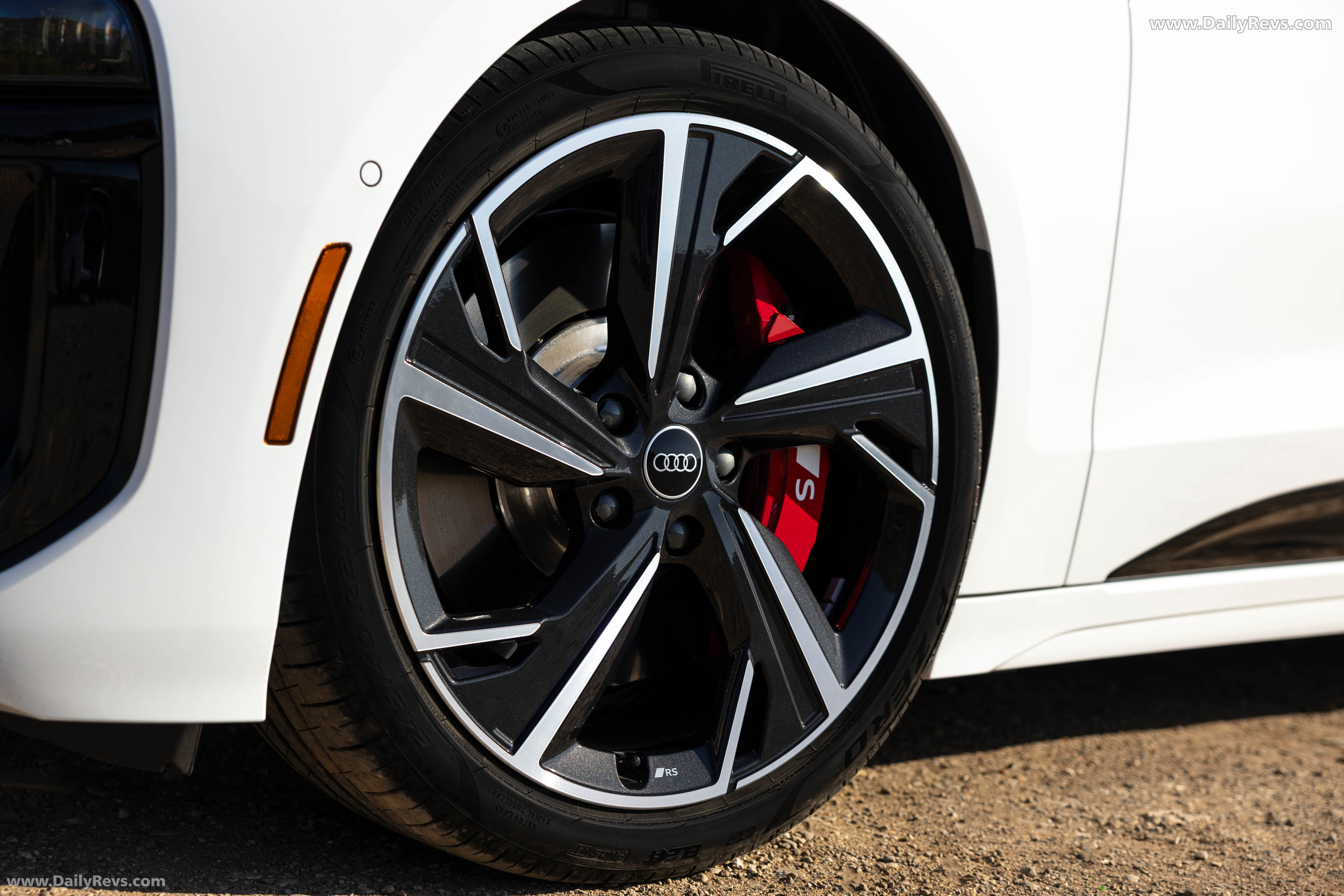2025 Audi S6 Sportback e-tron C9 Glacier White Exterior