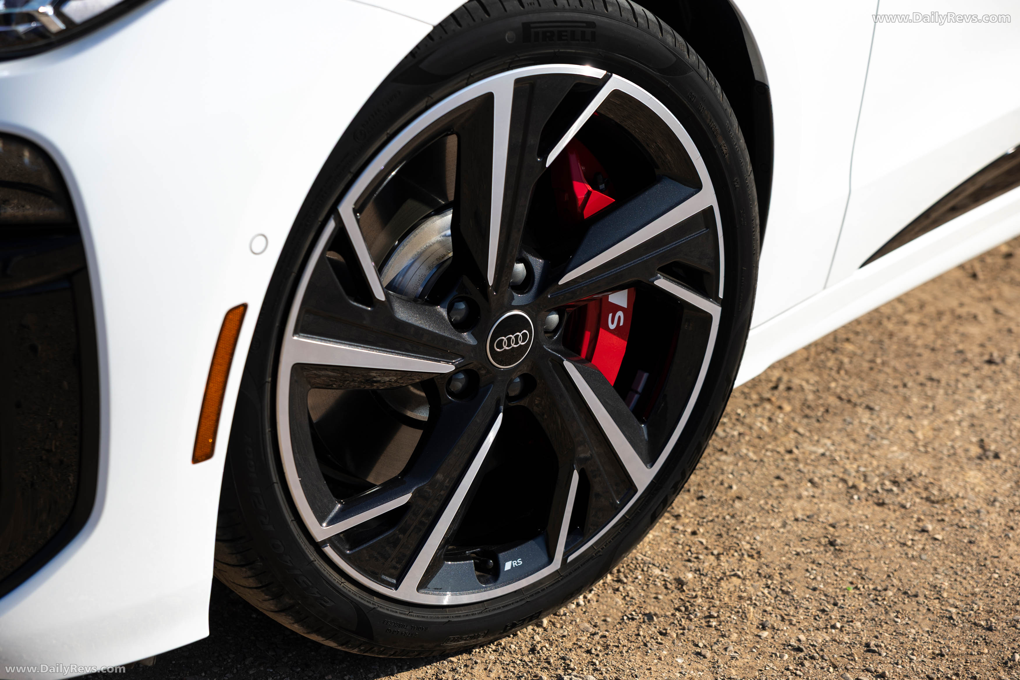 2025 Audi S6 Sportback e-tron C9 Glacier White Exterior