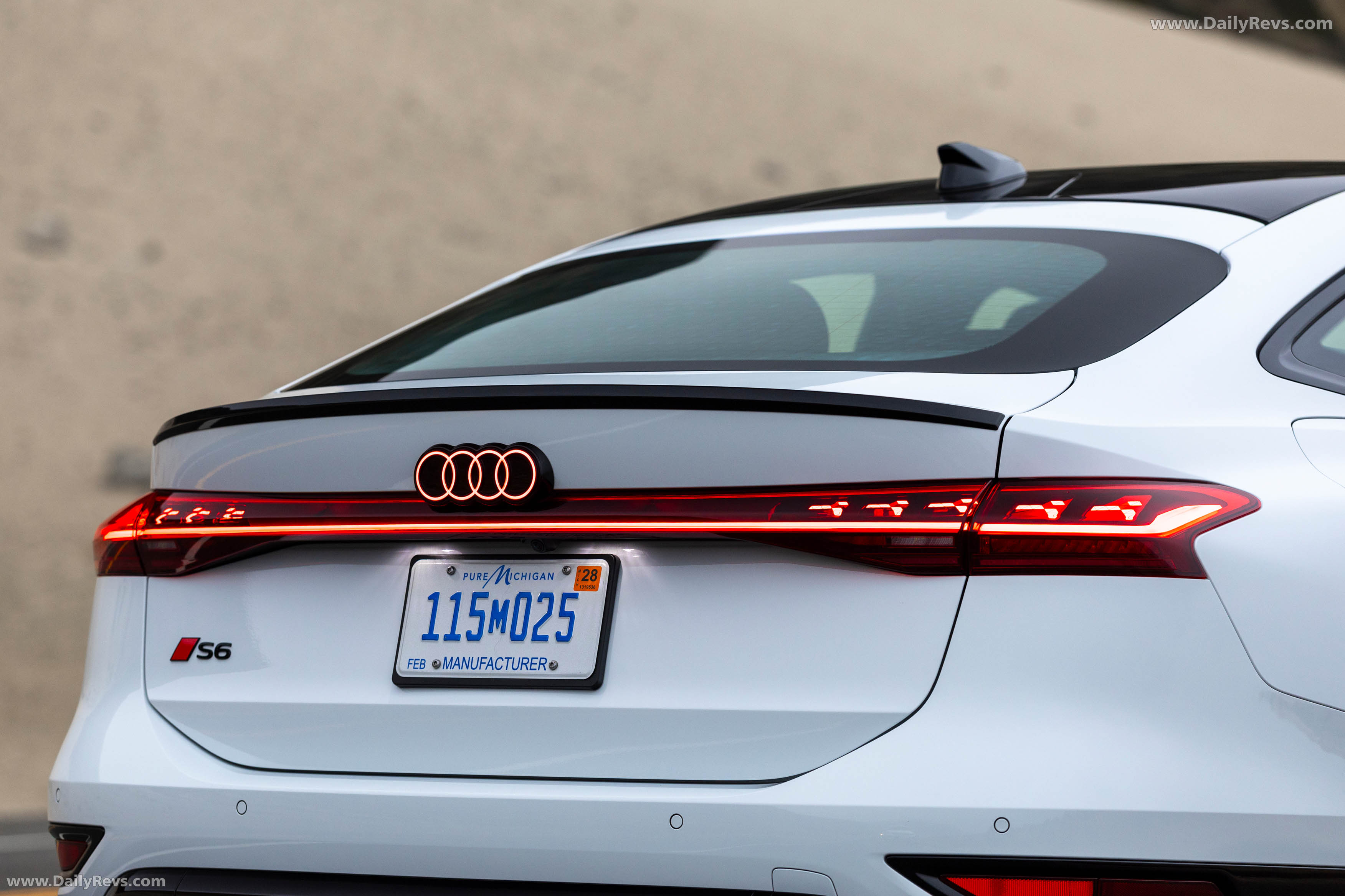 2025 Audi S6 Sportback e-tron C9 Glacier White Exterior