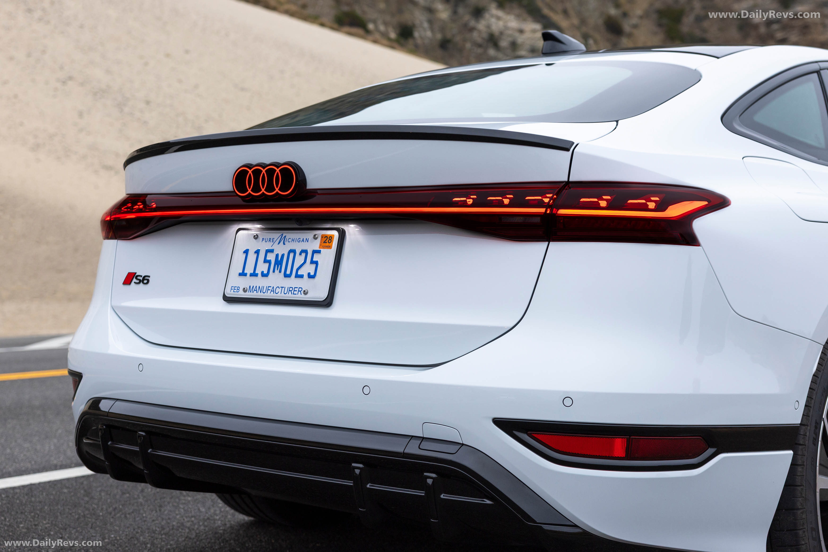 2025 Audi S6 Sportback e-tron C9 Glacier White Exterior