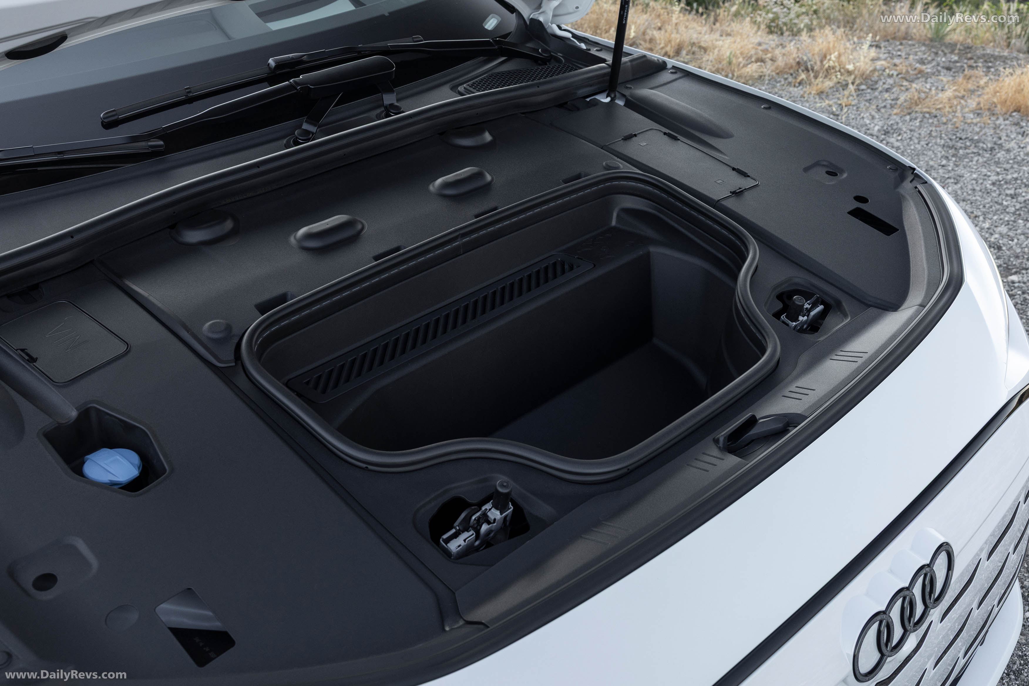 2025 Audi S6 Sportback e-tron C9 Glacier White Interior