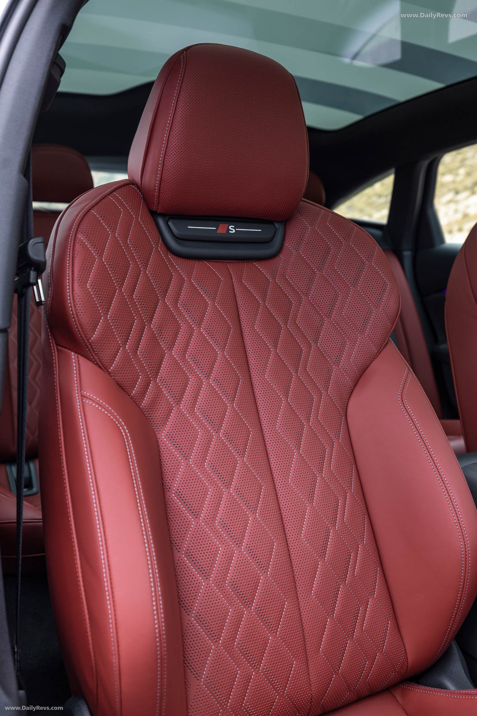 2025 Audi S6 Sportback e-tron C9 Glacier White Interior