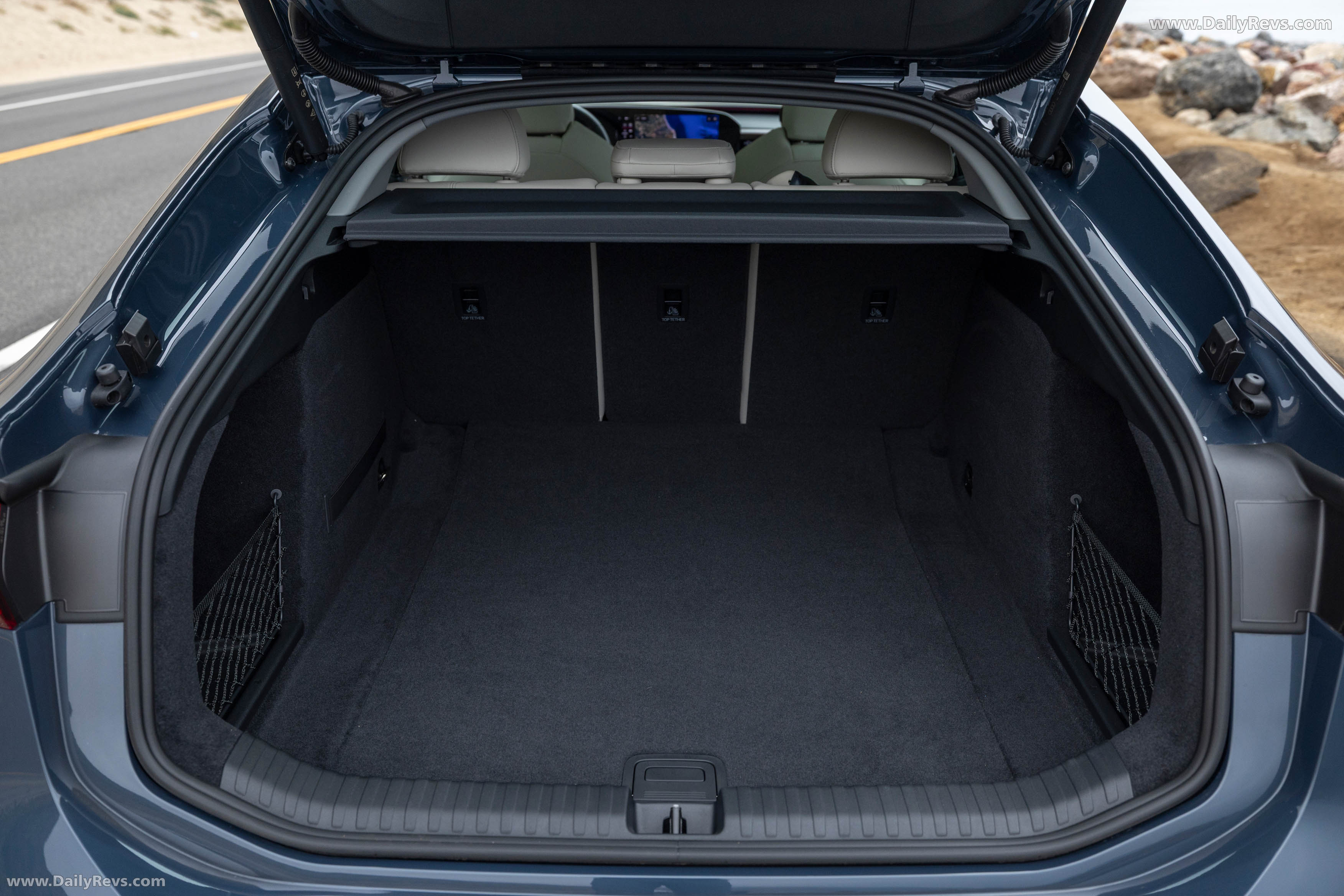 2025 Audi A6 Sportback e-tron quattro C9 Plasma Blue Interior