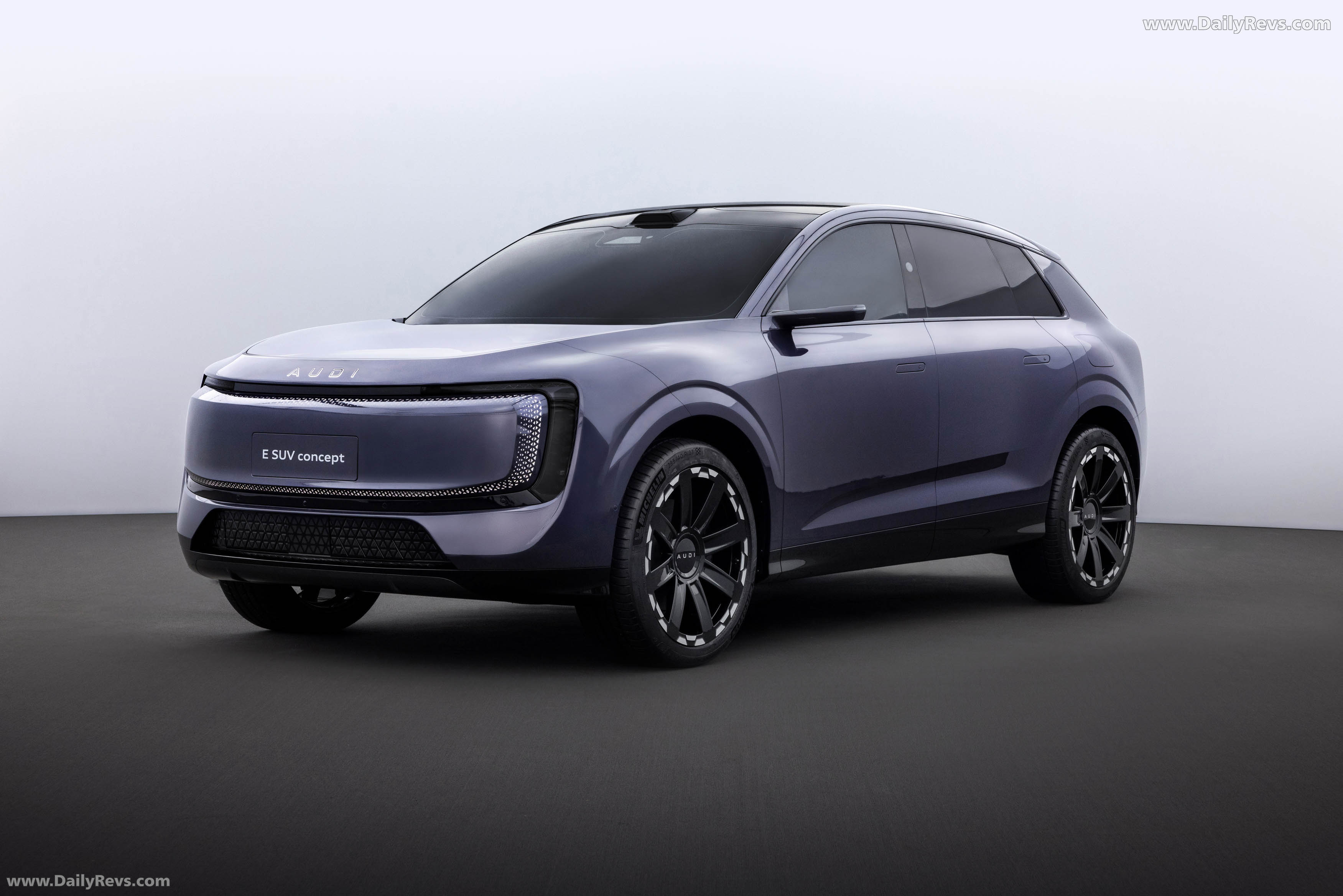 2025 Audi E SUV Concept Front View